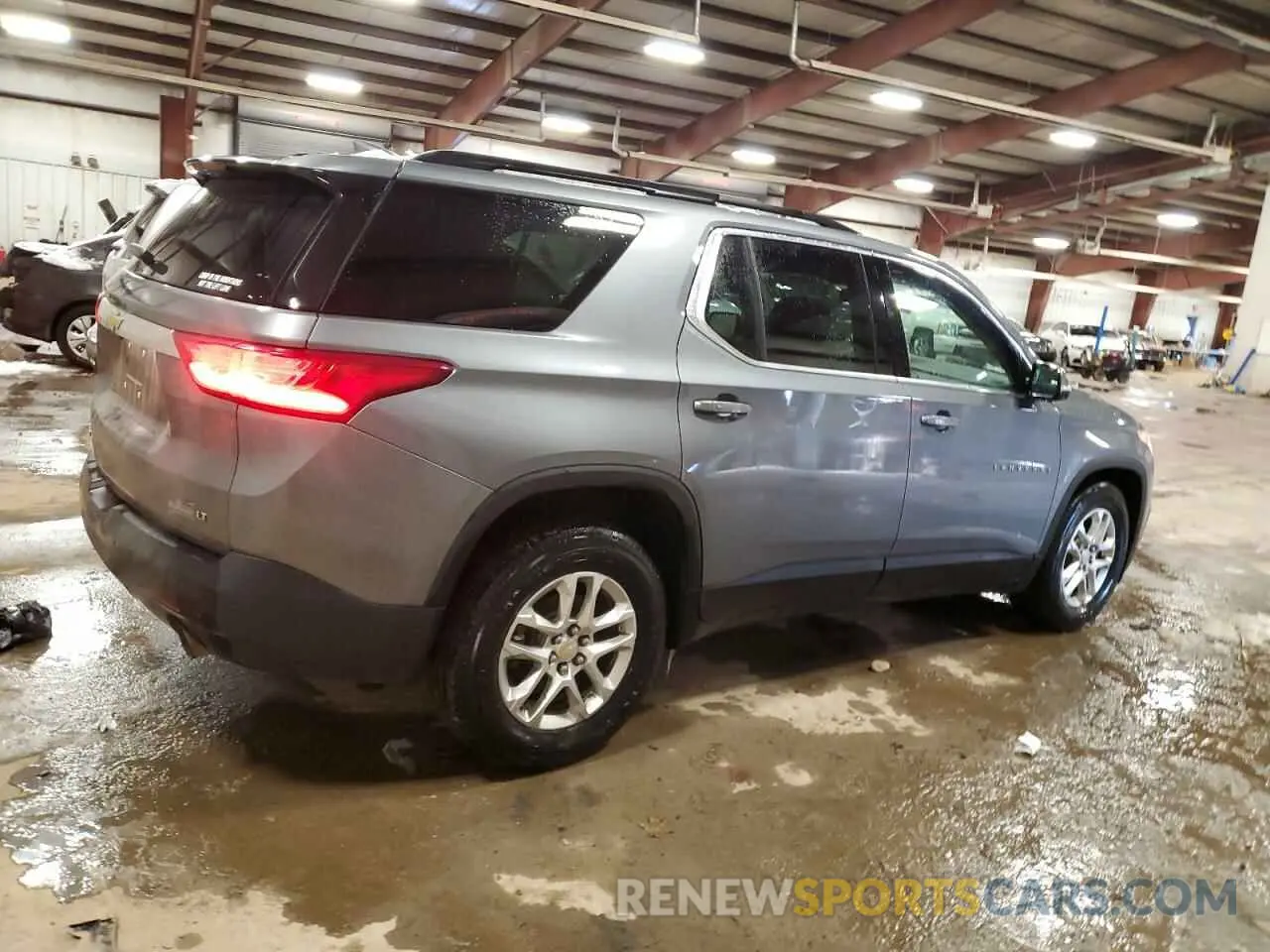 3 Photograph of a damaged car 1GNEVHKW7KJ117778 CHEVROLET TRAVERSE 2019