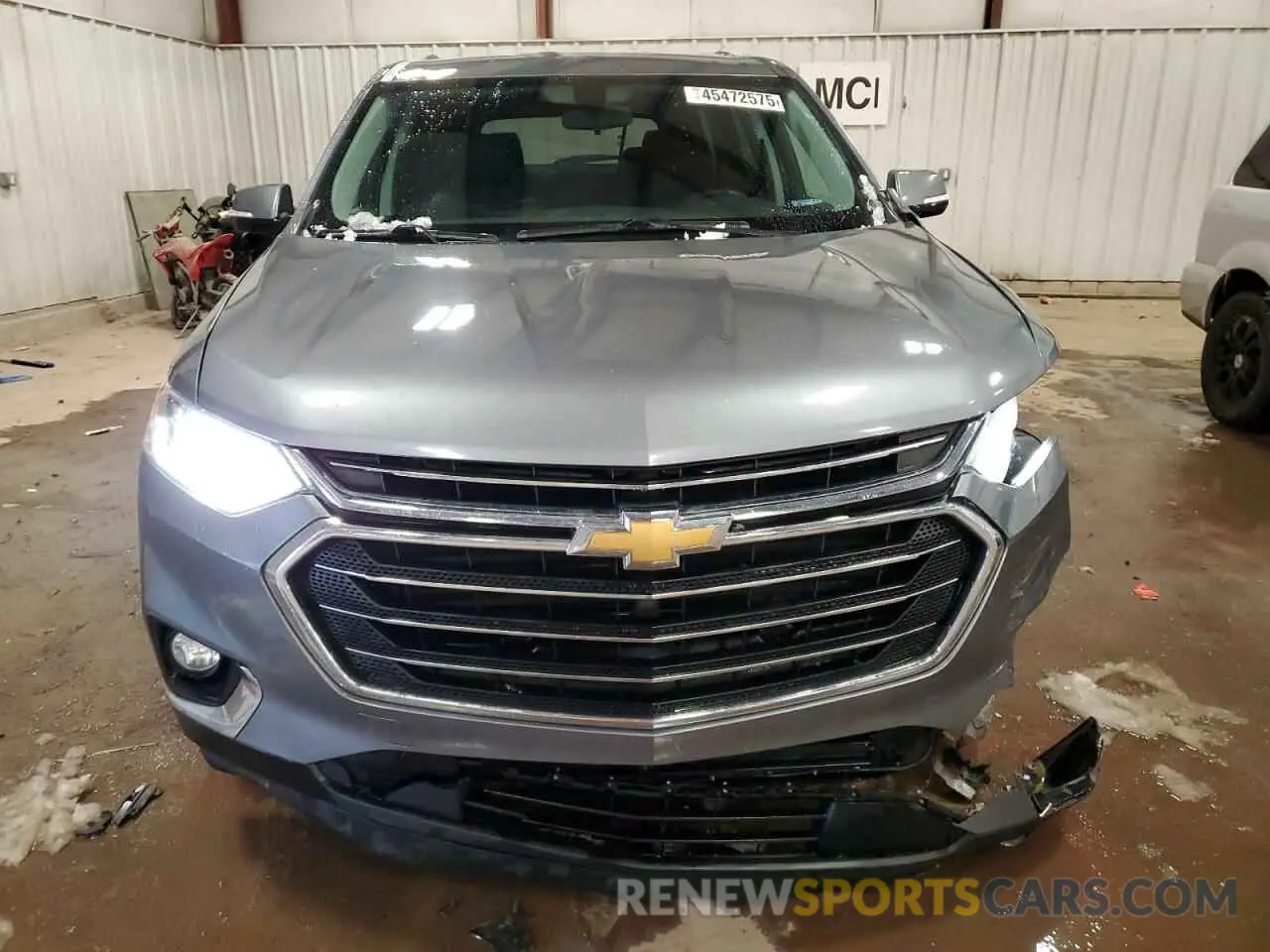5 Photograph of a damaged car 1GNEVHKW7KJ117778 CHEVROLET TRAVERSE 2019