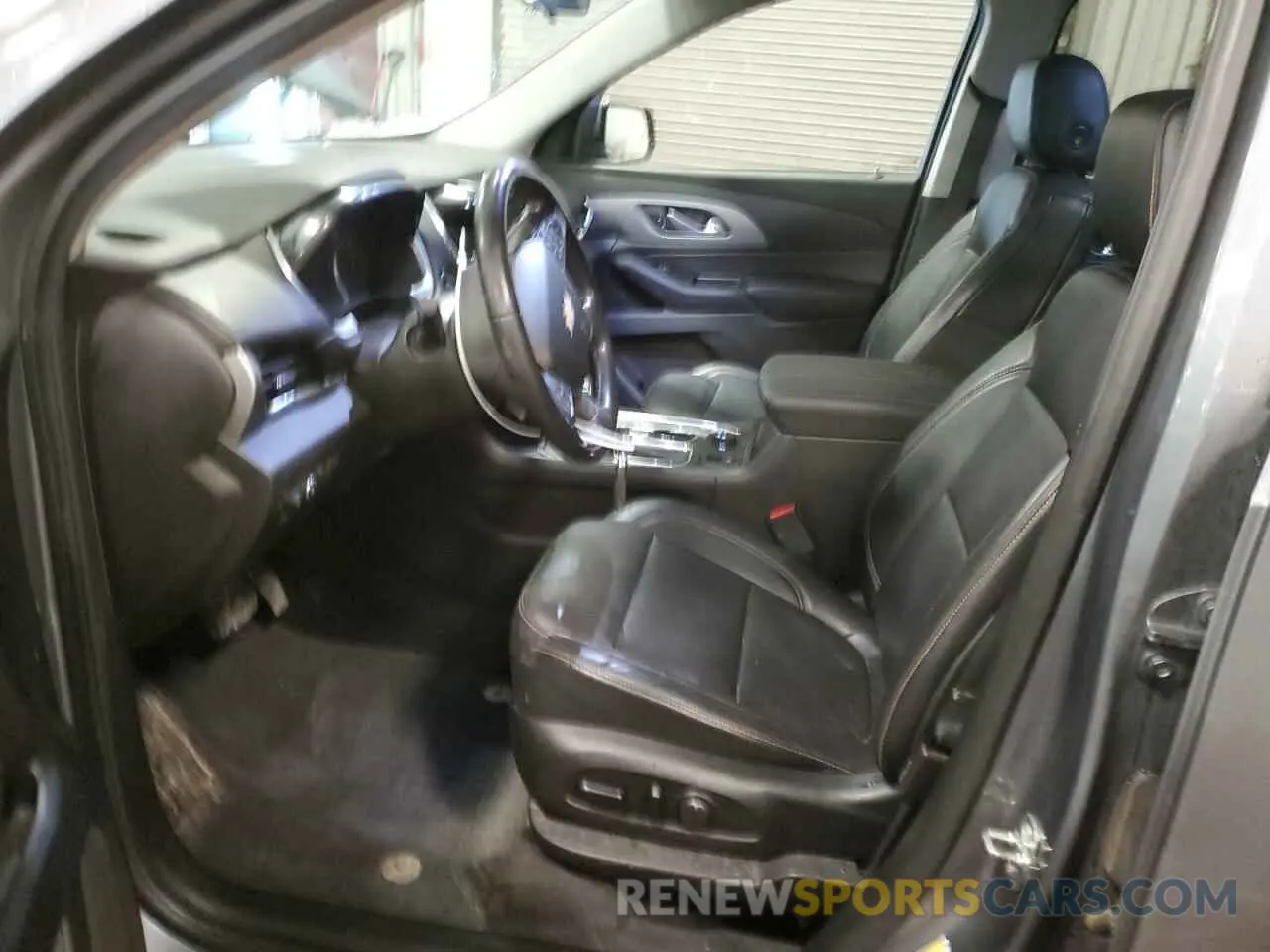 7 Photograph of a damaged car 1GNEVHKW7KJ117778 CHEVROLET TRAVERSE 2019