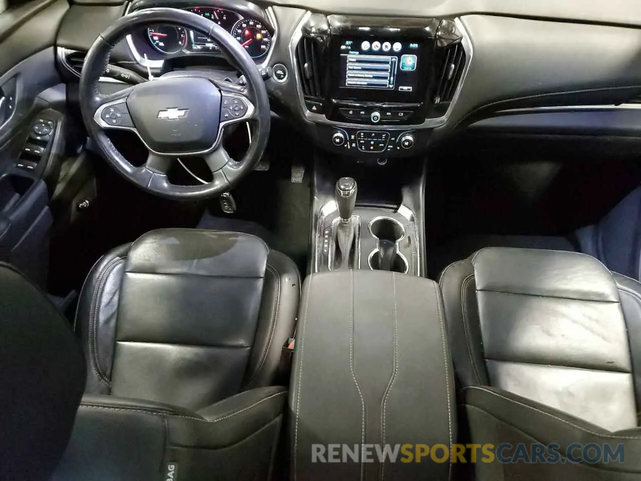 8 Photograph of a damaged car 1GNEVHKW7KJ117778 CHEVROLET TRAVERSE 2019
