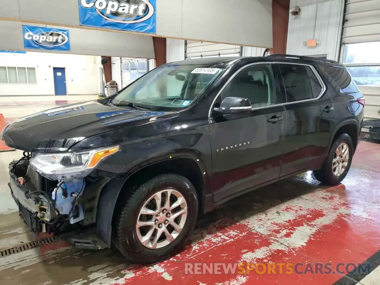 1 Photograph of a damaged car 1GNEVHKW7KJ159660 CHEVROLET TRAVERSE 2019