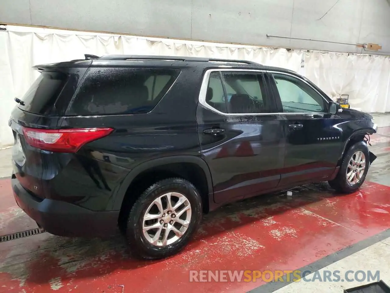 3 Photograph of a damaged car 1GNEVHKW7KJ159660 CHEVROLET TRAVERSE 2019