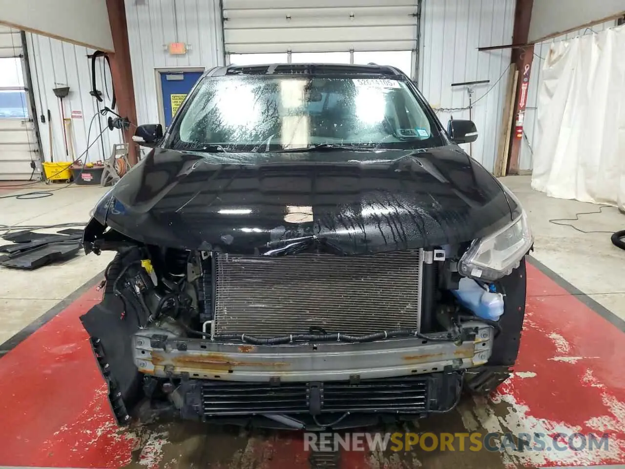 5 Photograph of a damaged car 1GNEVHKW7KJ159660 CHEVROLET TRAVERSE 2019