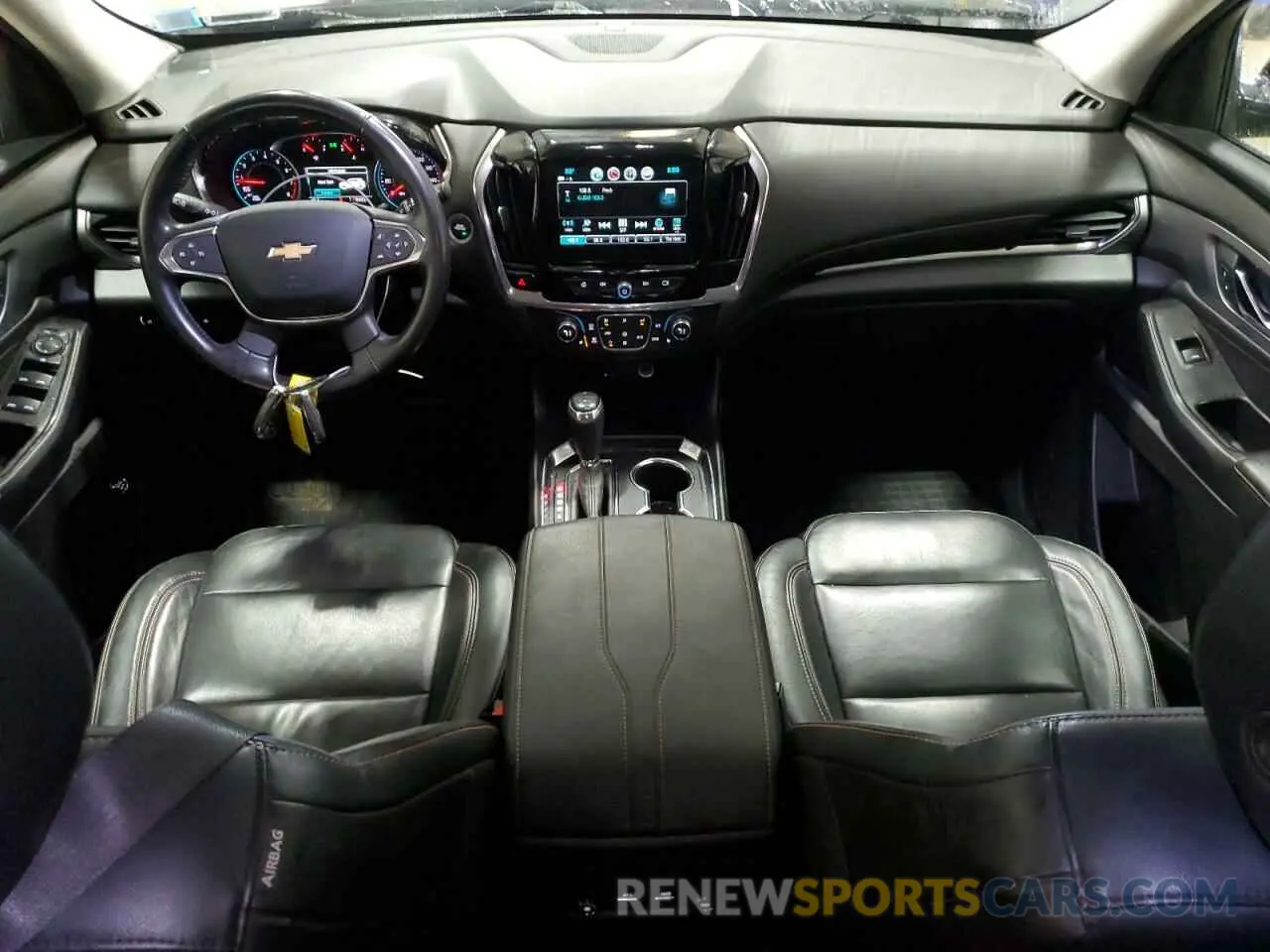 8 Photograph of a damaged car 1GNEVHKW7KJ159660 CHEVROLET TRAVERSE 2019