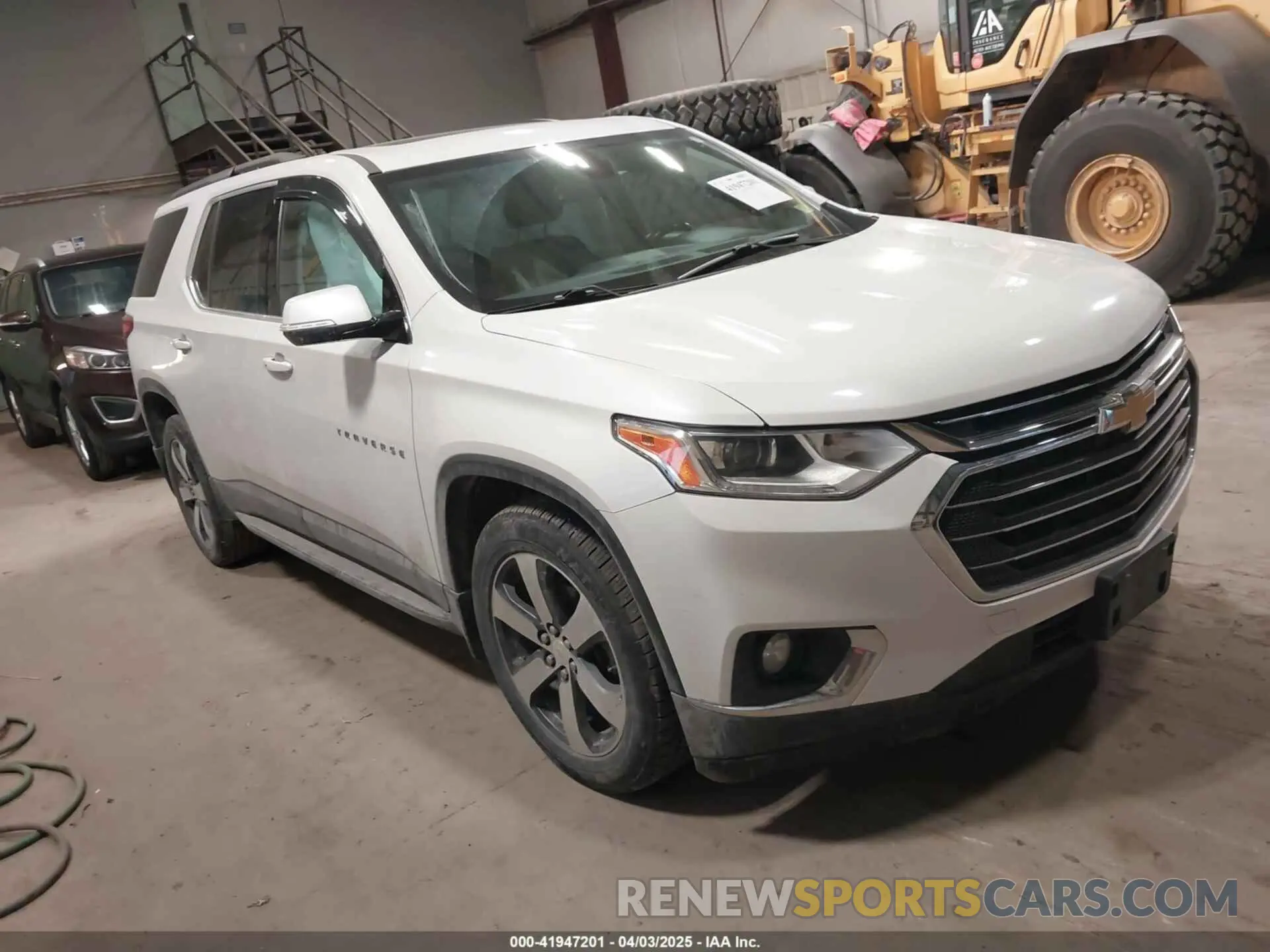 1 Photograph of a damaged car 1GNEVHKW8KJ188245 CHEVROLET TRAVERSE 2019