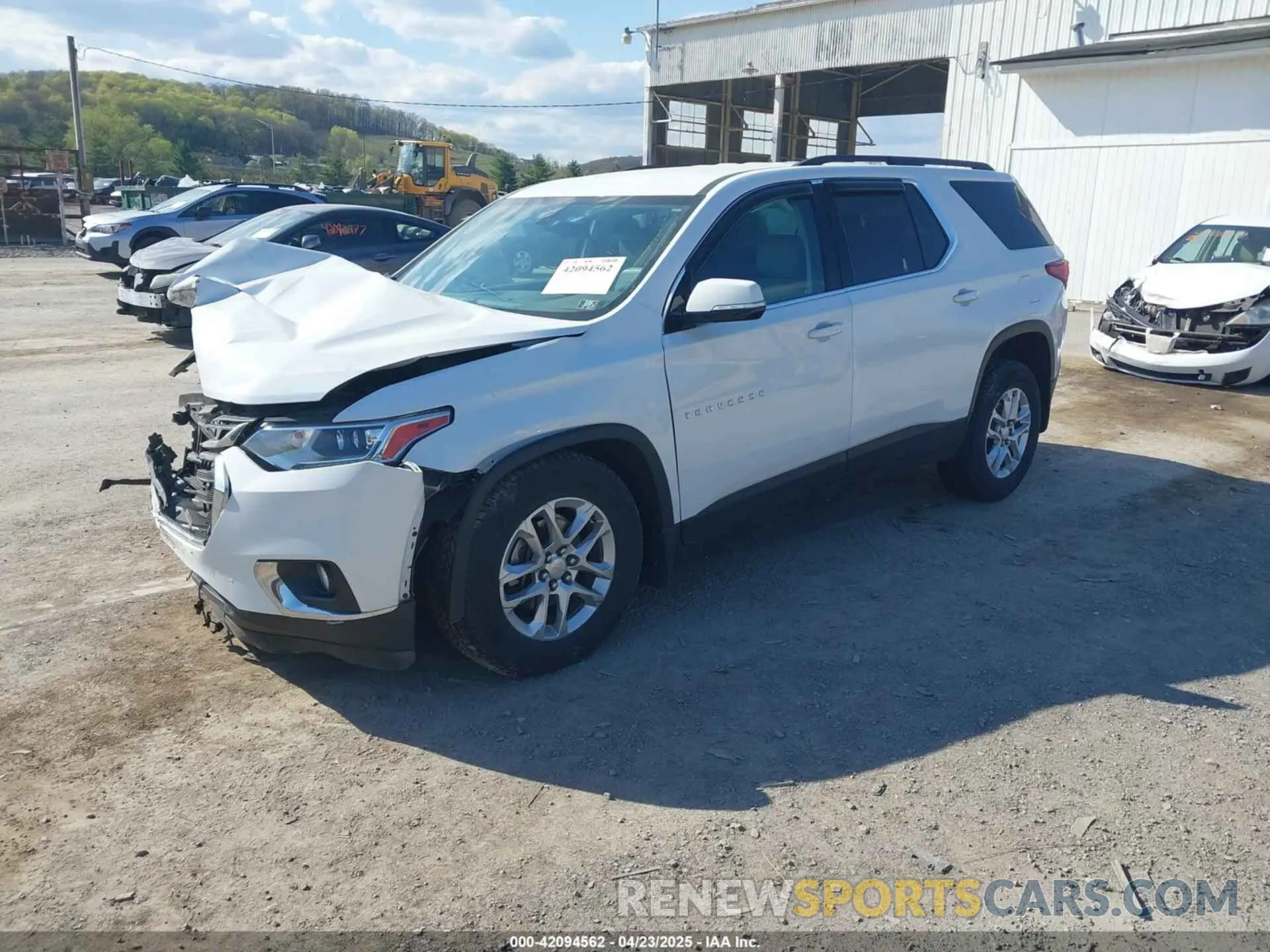 2 Photograph of a damaged car 1GNEVHKW8KJ197737 CHEVROLET TRAVERSE 2019
