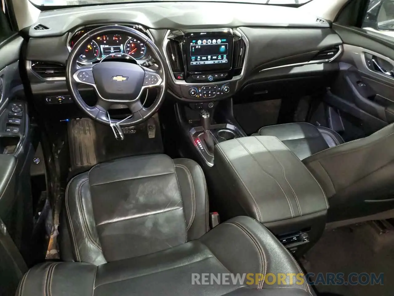 8 Photograph of a damaged car 1GNEVHKW8KJ215668 CHEVROLET TRAVERSE 2019