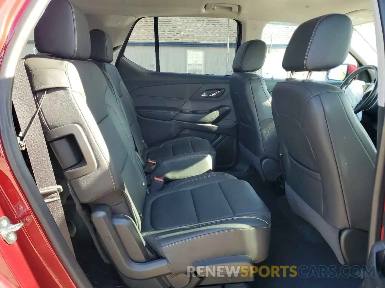 11 Photograph of a damaged car 1GNEVHKW8KJ251313 CHEVROLET TRAVERSE 2019