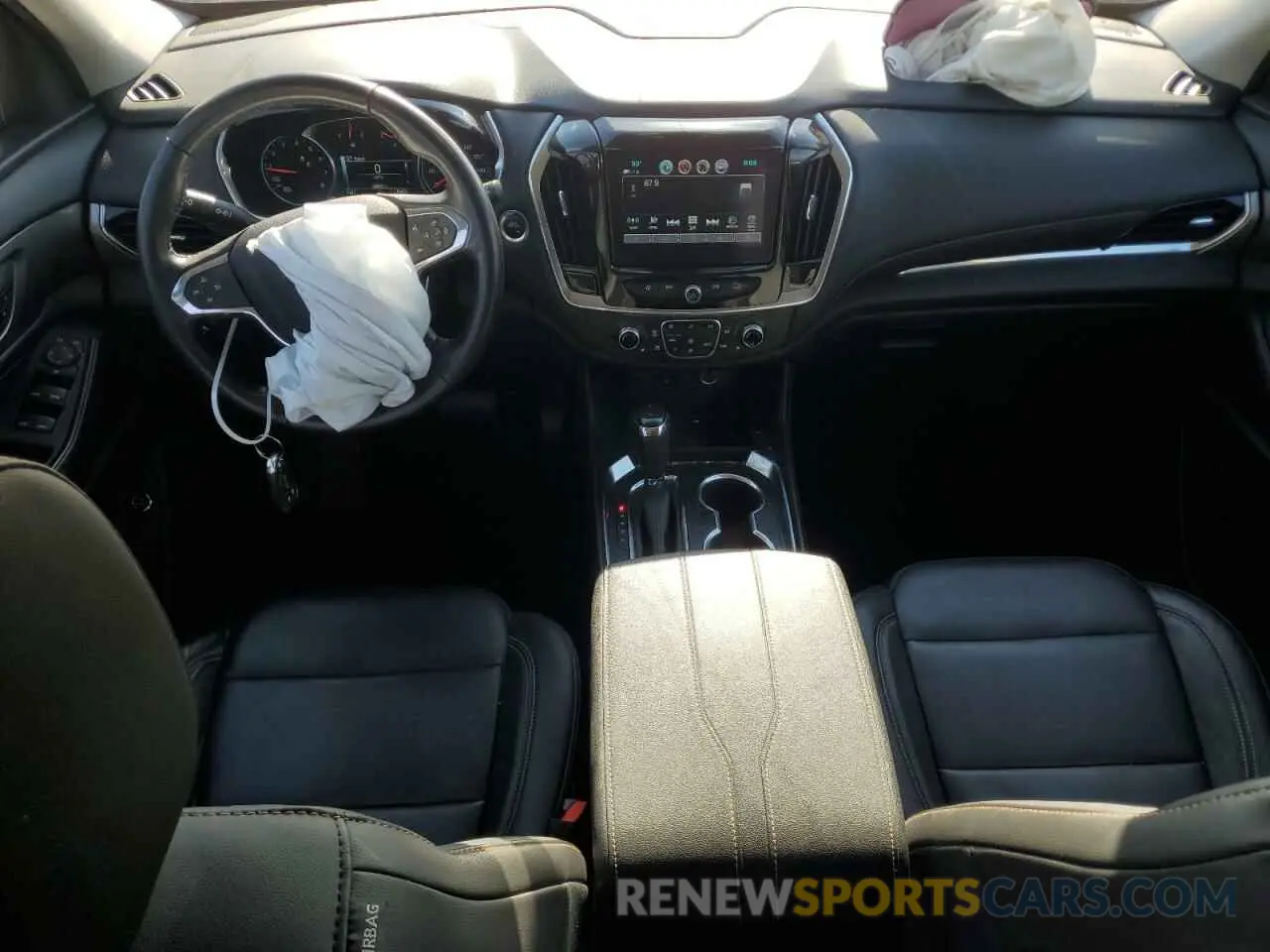8 Photograph of a damaged car 1GNEVHKW8KJ251313 CHEVROLET TRAVERSE 2019