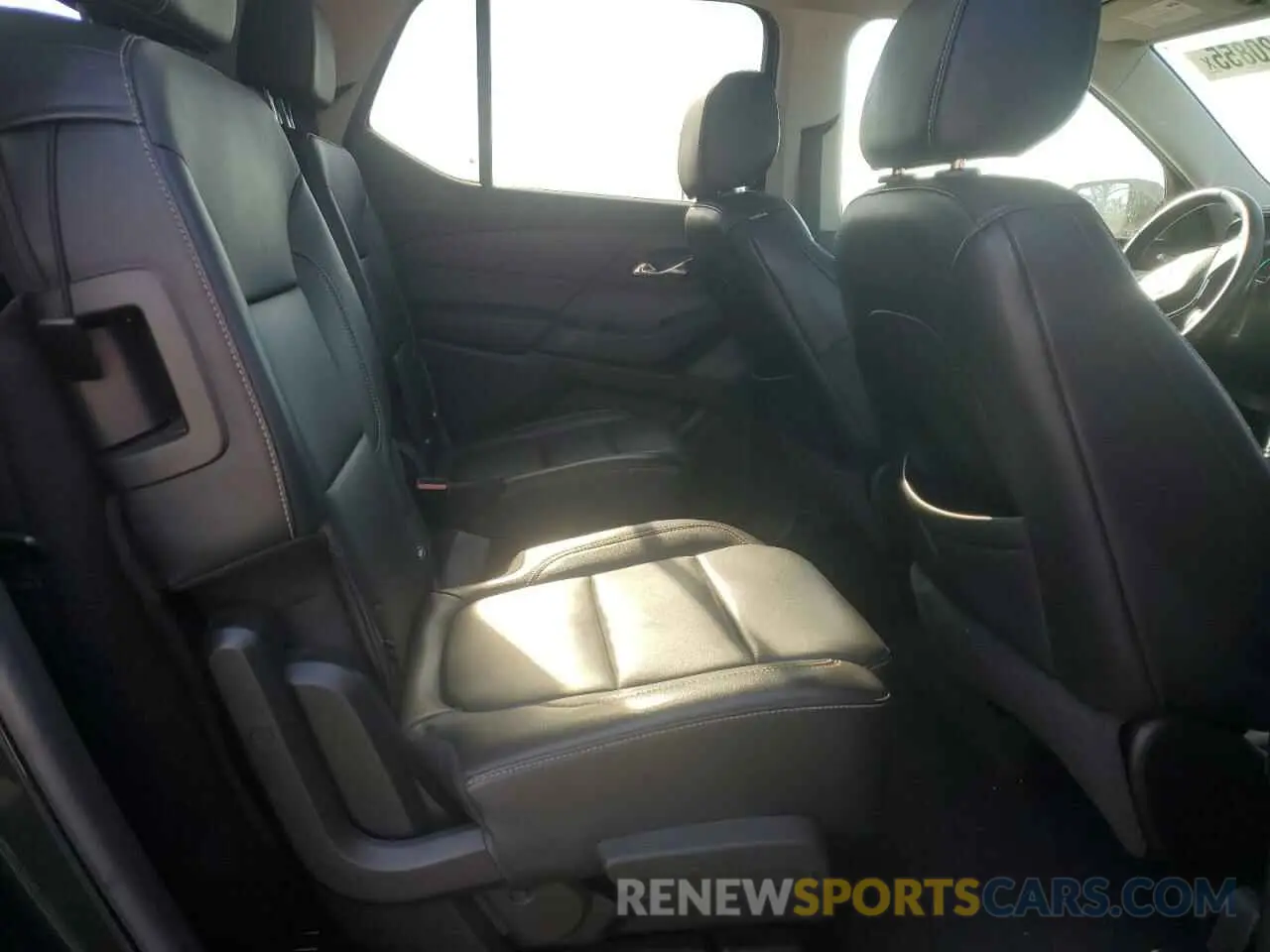 12 Photograph of a damaged car 1GNEVHKW9KJ172474 CHEVROLET TRAVERSE 2019