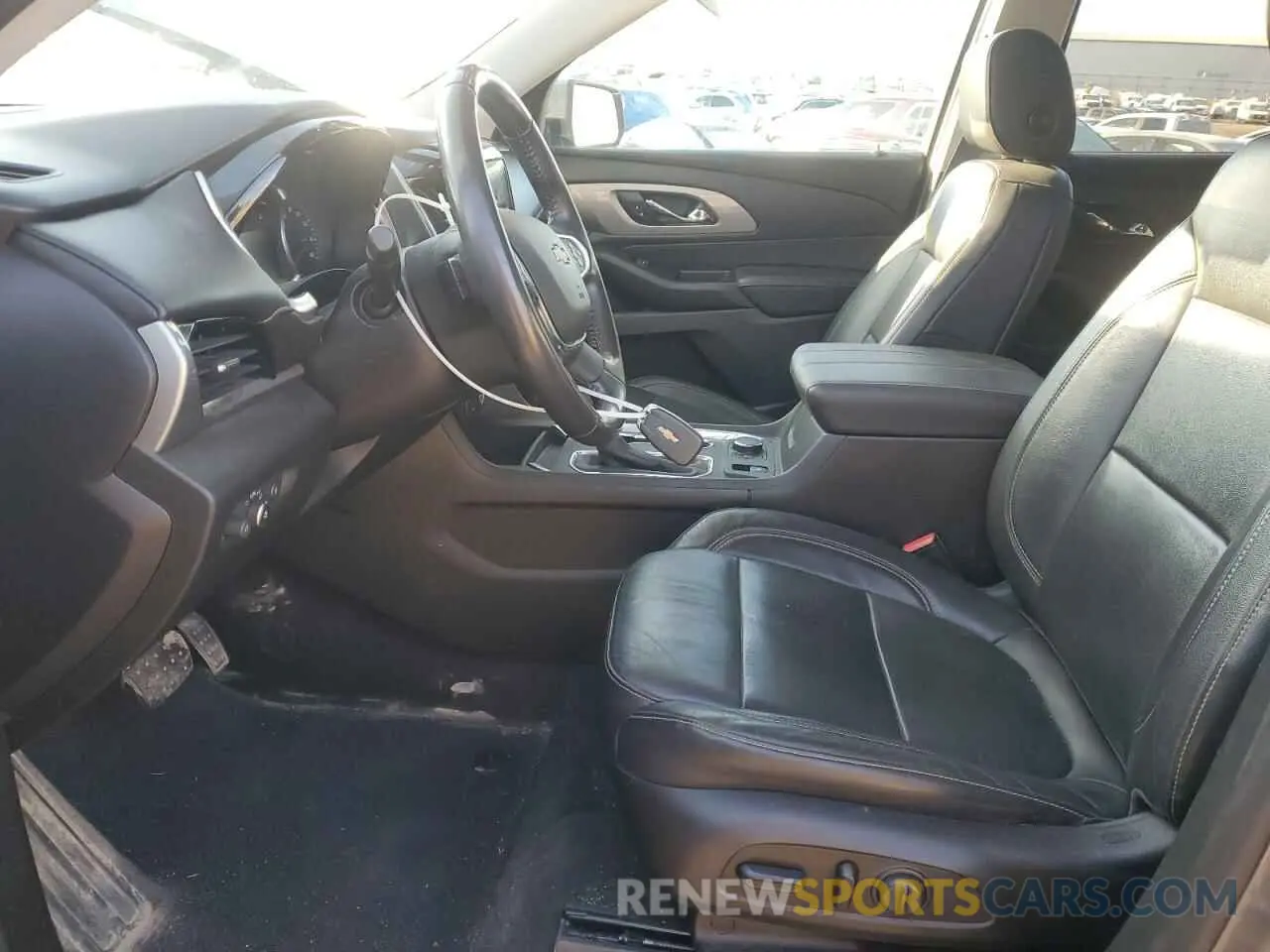 7 Photograph of a damaged car 1GNEVHKW9KJ206395 CHEVROLET TRAVERSE 2019