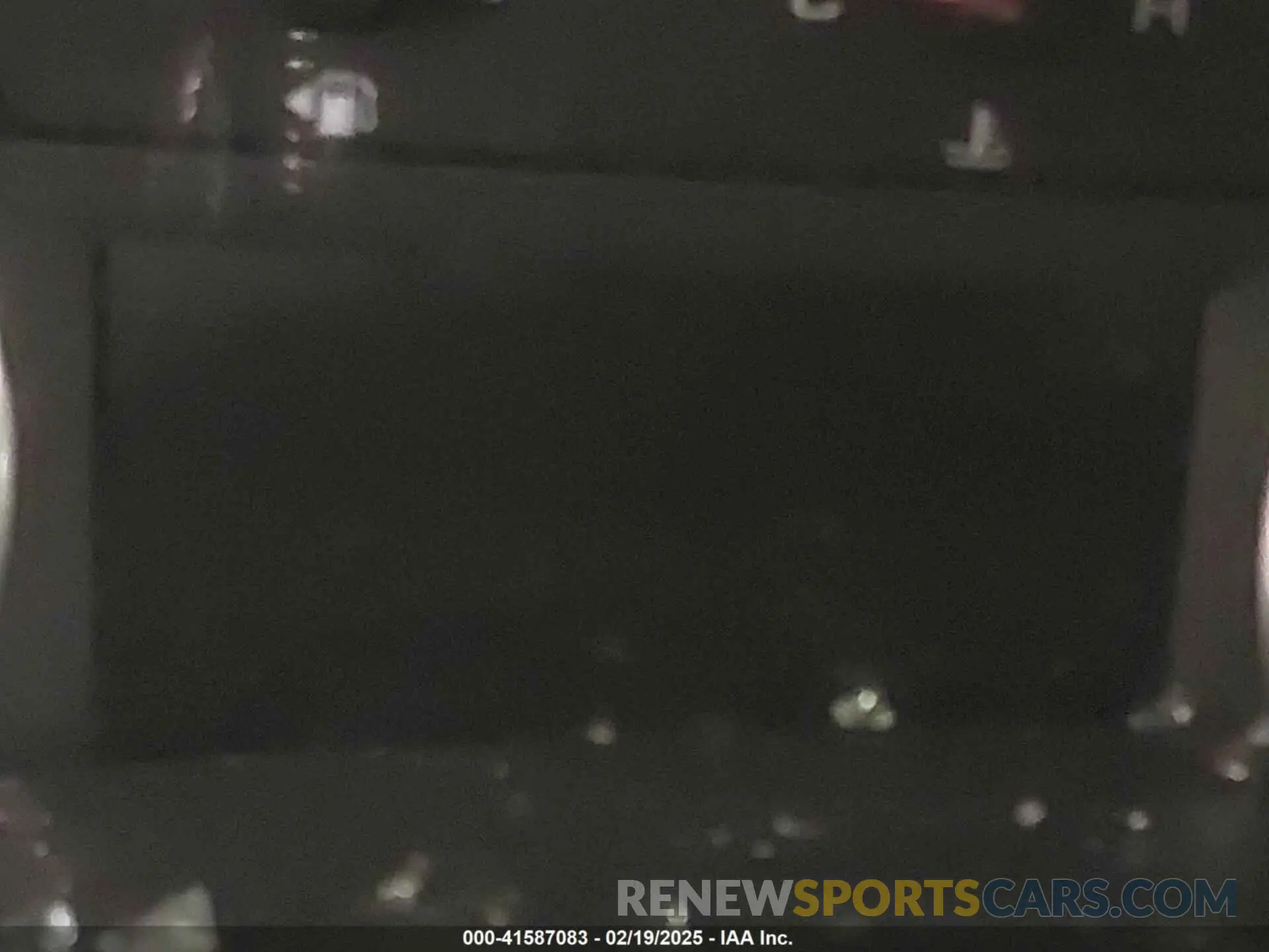 15 Photograph of a damaged car 1GNEVHKWXKJ189106 CHEVROLET TRAVERSE 2019