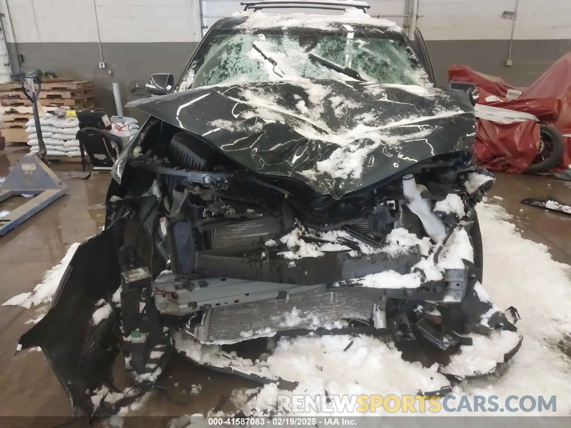 6 Photograph of a damaged car 1GNEVHKWXKJ189106 CHEVROLET TRAVERSE 2019