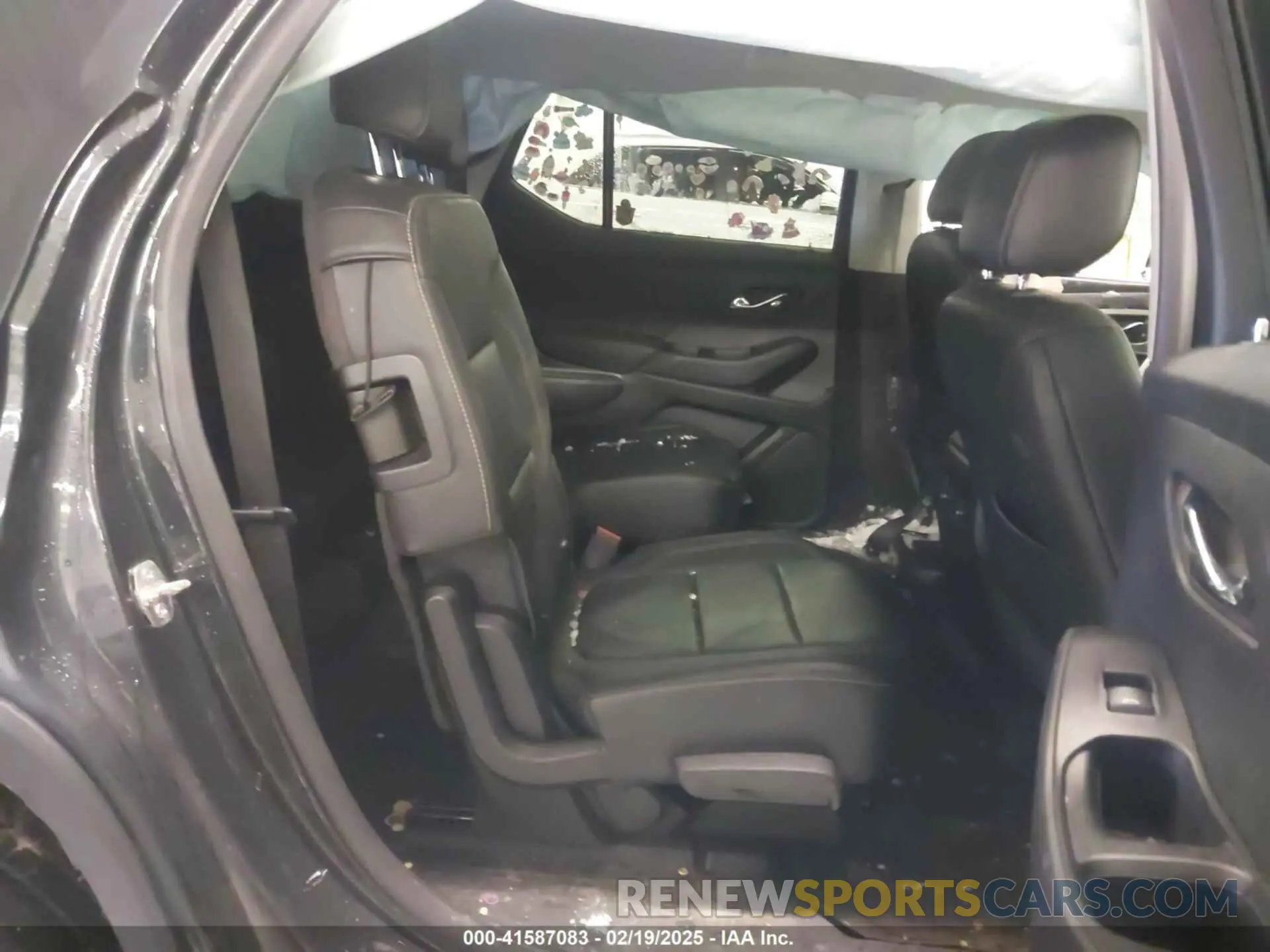 8 Photograph of a damaged car 1GNEVHKWXKJ189106 CHEVROLET TRAVERSE 2019