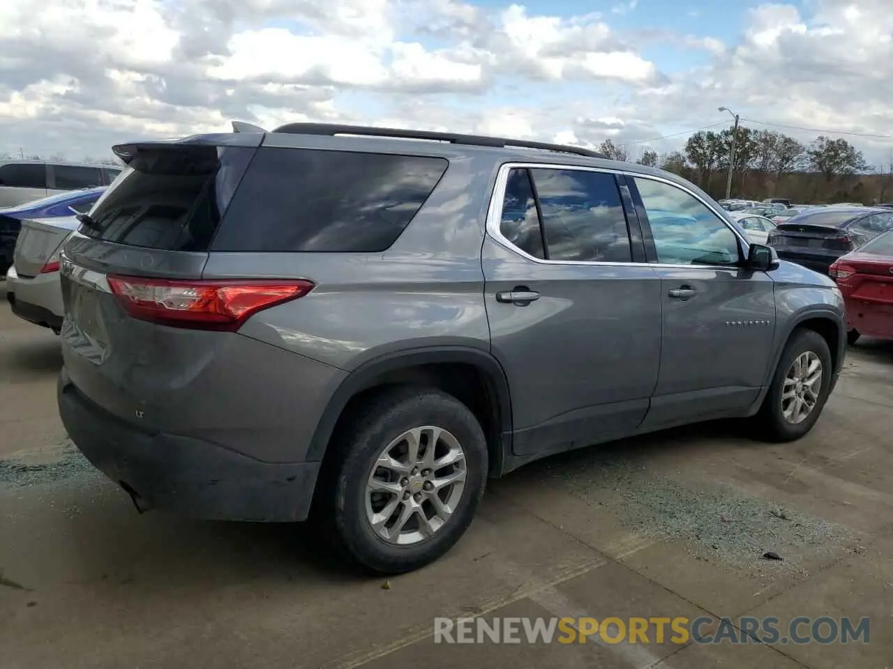 3 Photograph of a damaged car 1GNEVHKWXKJ291442 CHEVROLET TRAVERSE 2019