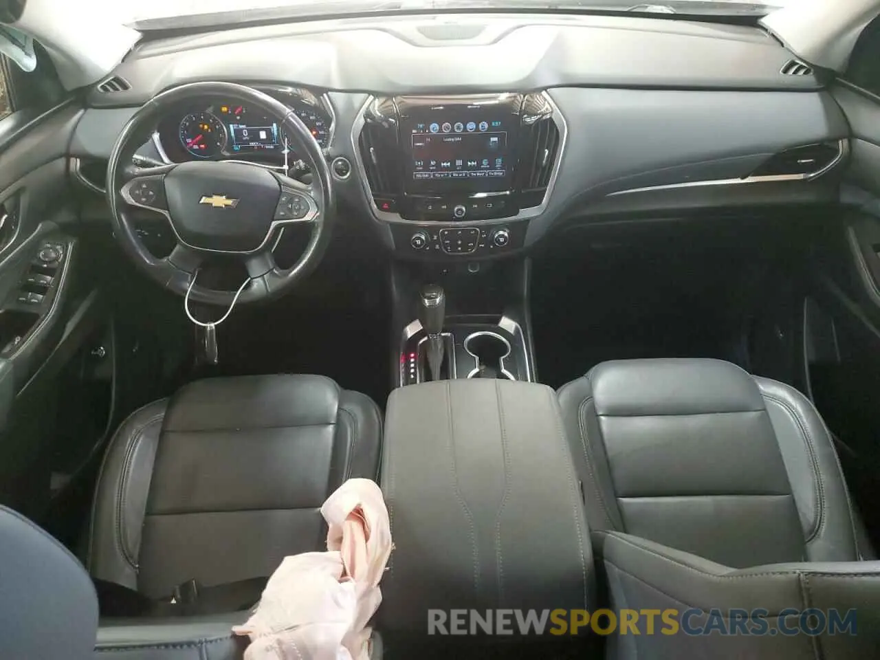 8 Photograph of a damaged car 1GNEVHKWXKJ317621 CHEVROLET TRAVERSE 2019