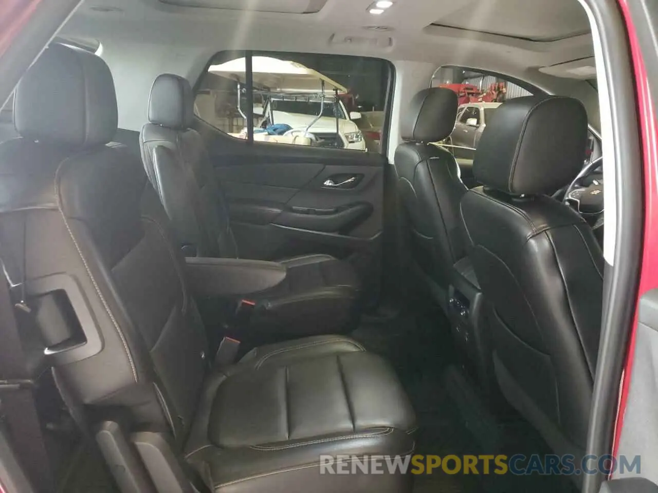11 Photograph of a damaged car 1GNEVJKW0KJ129049 CHEVROLET TRAVERSE 2019