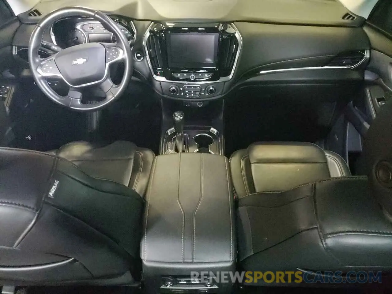 8 Photograph of a damaged car 1GNEVJKW0KJ129049 CHEVROLET TRAVERSE 2019