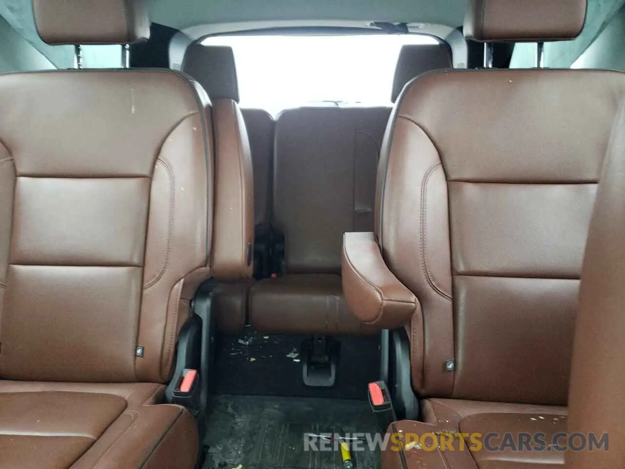 10 Photograph of a damaged car 1GNEVJKW0KJ162049 CHEVROLET TRAVERSE 2019