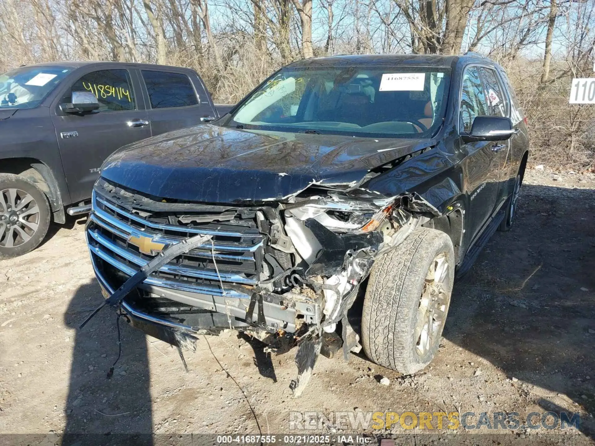2 Photograph of a damaged car 1GNEVJKW0KJ164481 CHEVROLET TRAVERSE 2019
