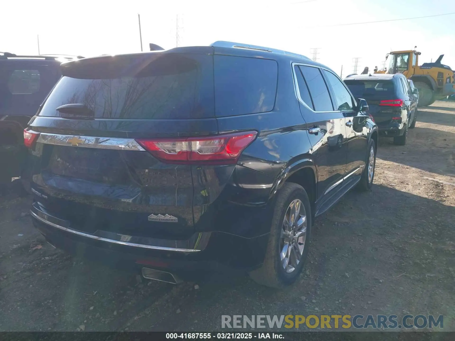 4 Photograph of a damaged car 1GNEVJKW0KJ164481 CHEVROLET TRAVERSE 2019