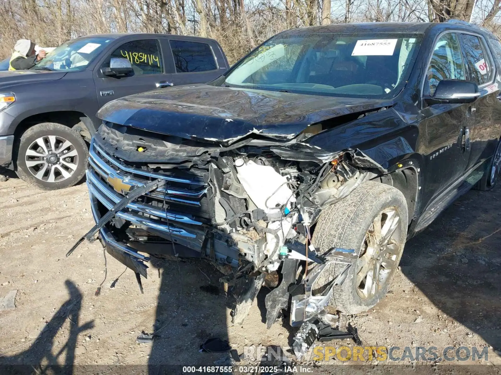 6 Photograph of a damaged car 1GNEVJKW0KJ164481 CHEVROLET TRAVERSE 2019
