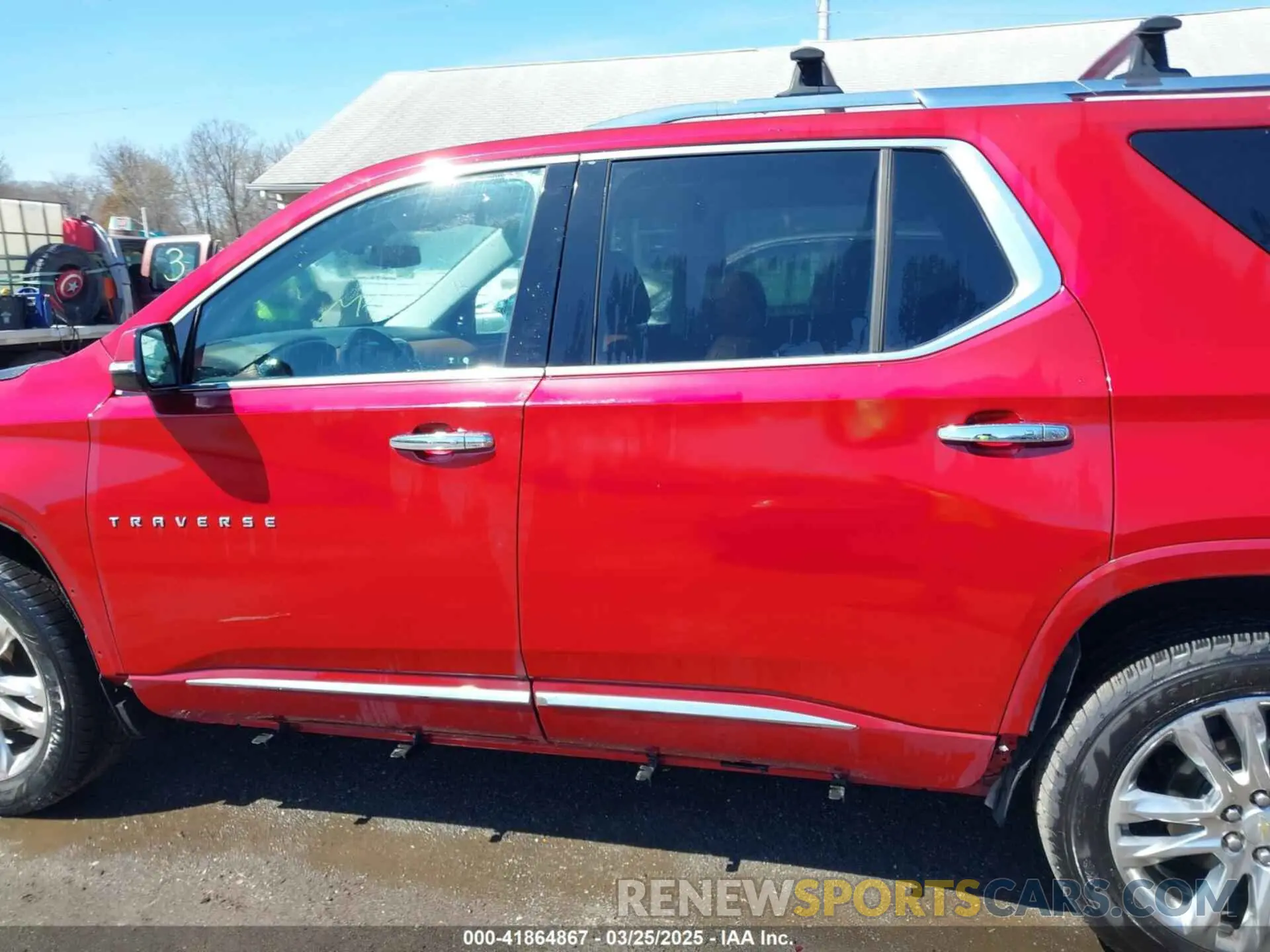 15 Photograph of a damaged car 1GNEVJKW1KJ114107 CHEVROLET TRAVERSE 2019