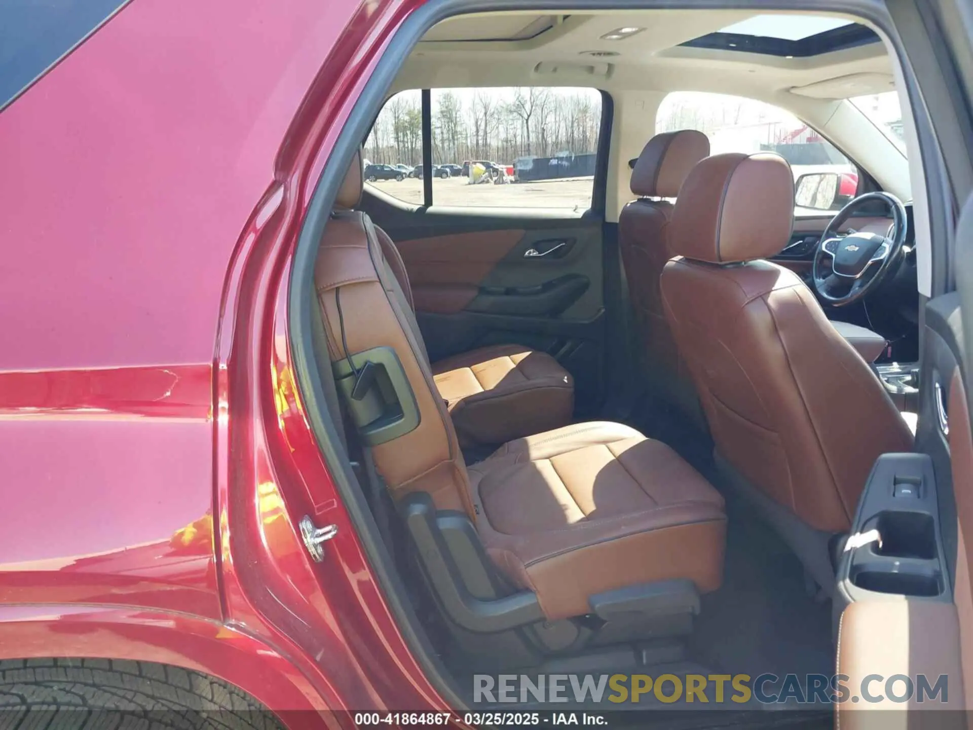 8 Photograph of a damaged car 1GNEVJKW1KJ114107 CHEVROLET TRAVERSE 2019