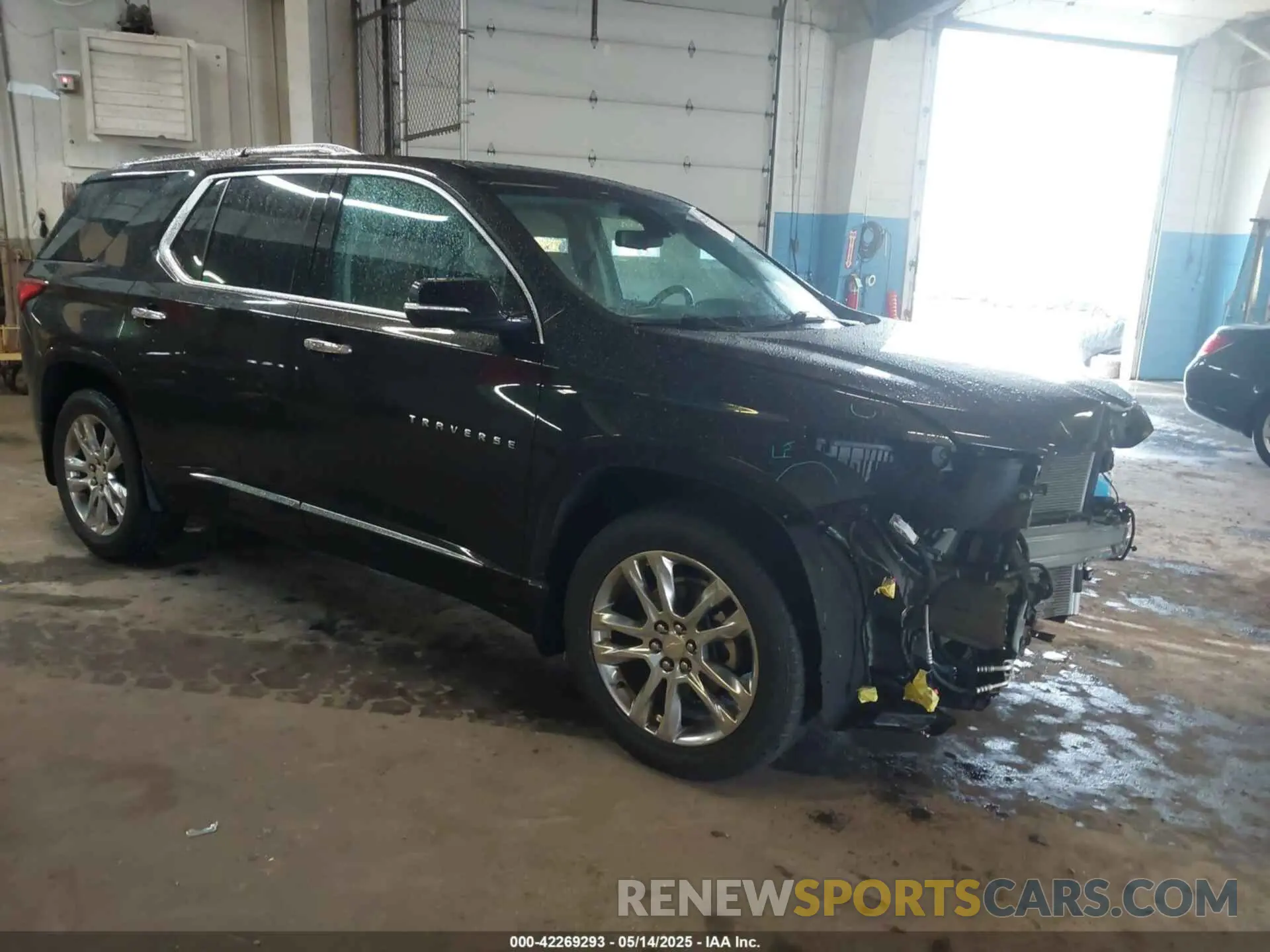 1 Photograph of a damaged car 1GNEVJKW1KJ288615 CHEVROLET TRAVERSE 2019