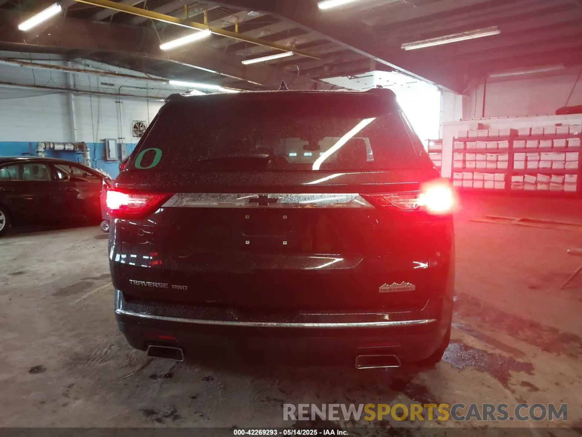 16 Photograph of a damaged car 1GNEVJKW1KJ288615 CHEVROLET TRAVERSE 2019