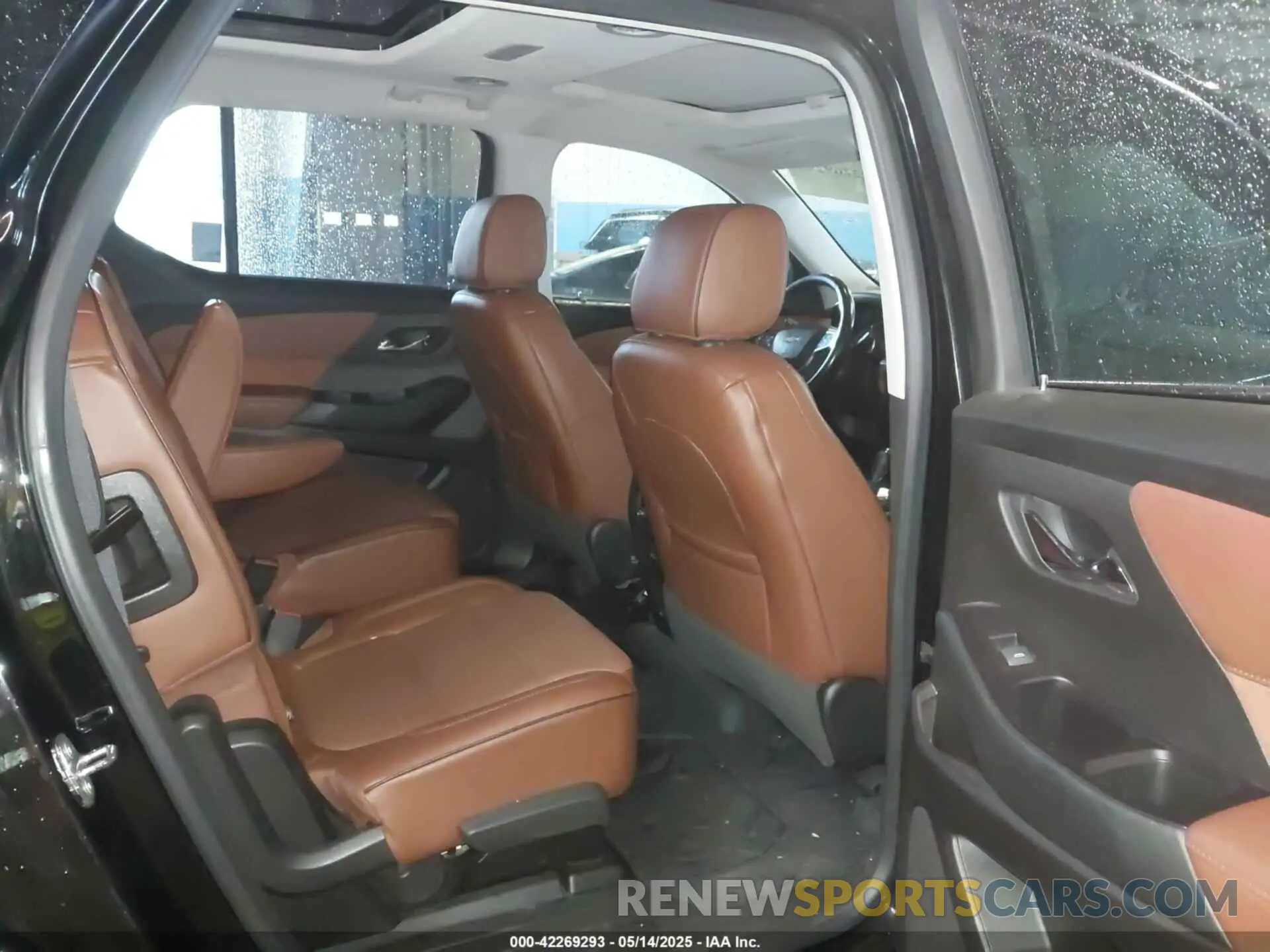 8 Photograph of a damaged car 1GNEVJKW1KJ288615 CHEVROLET TRAVERSE 2019