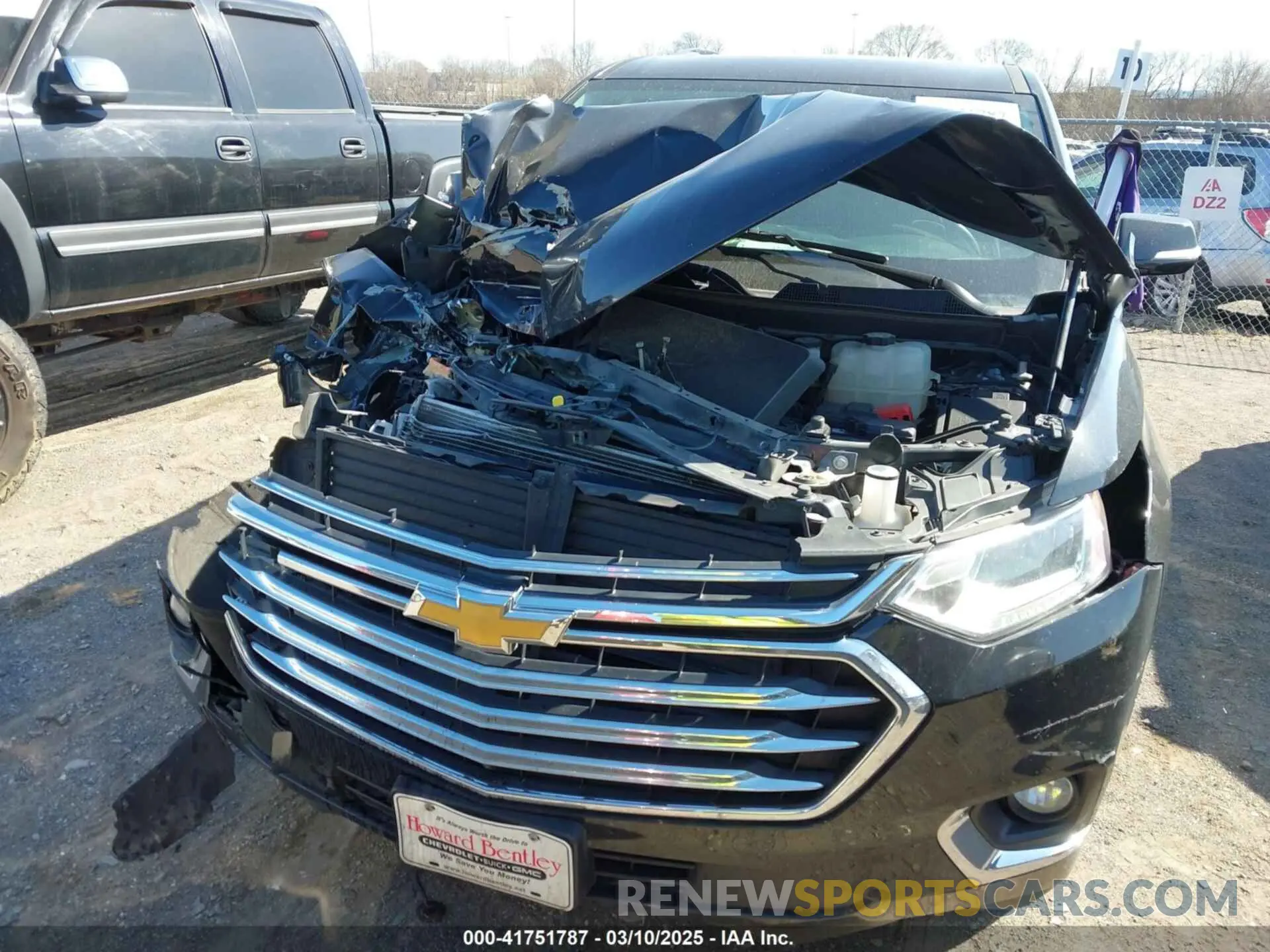 12 Photograph of a damaged car 1GNEVJKW1KJ316574 CHEVROLET TRAVERSE 2019