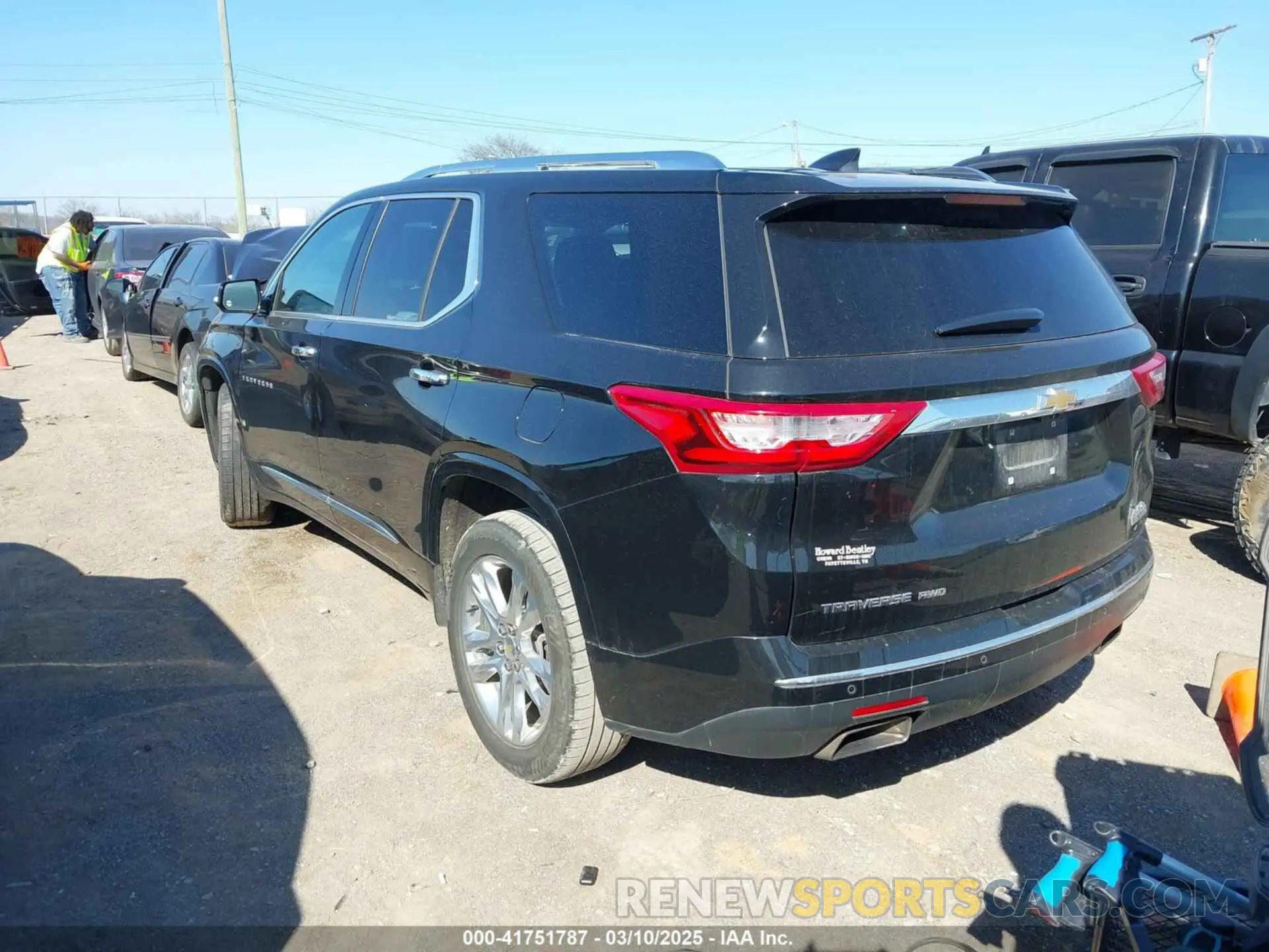 3 Photograph of a damaged car 1GNEVJKW1KJ316574 CHEVROLET TRAVERSE 2019