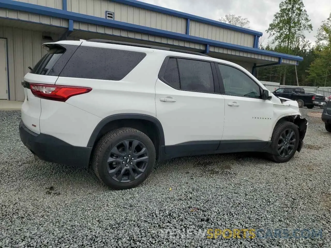 3 Photograph of a damaged car 1GNEVJKW3KJ129000 CHEVROLET TRAVERSE 2019