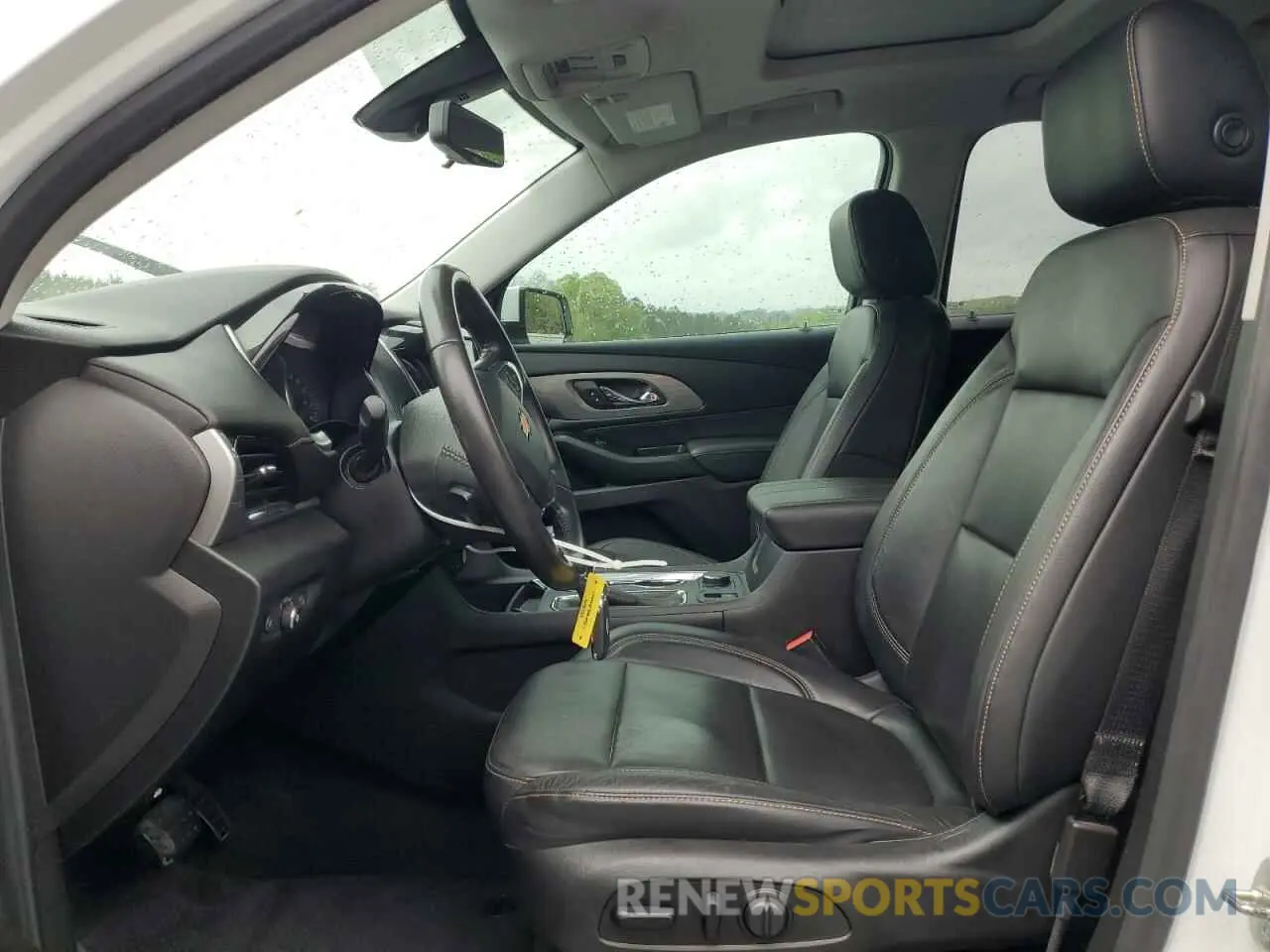 7 Photograph of a damaged car 1GNEVJKW3KJ129000 CHEVROLET TRAVERSE 2019