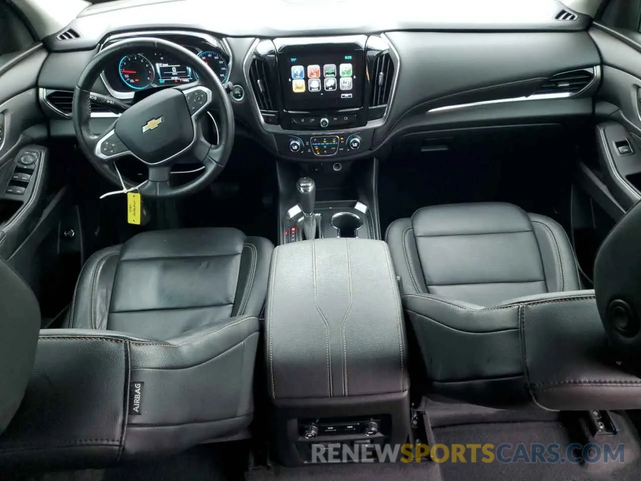 8 Photograph of a damaged car 1GNEVJKW3KJ129000 CHEVROLET TRAVERSE 2019