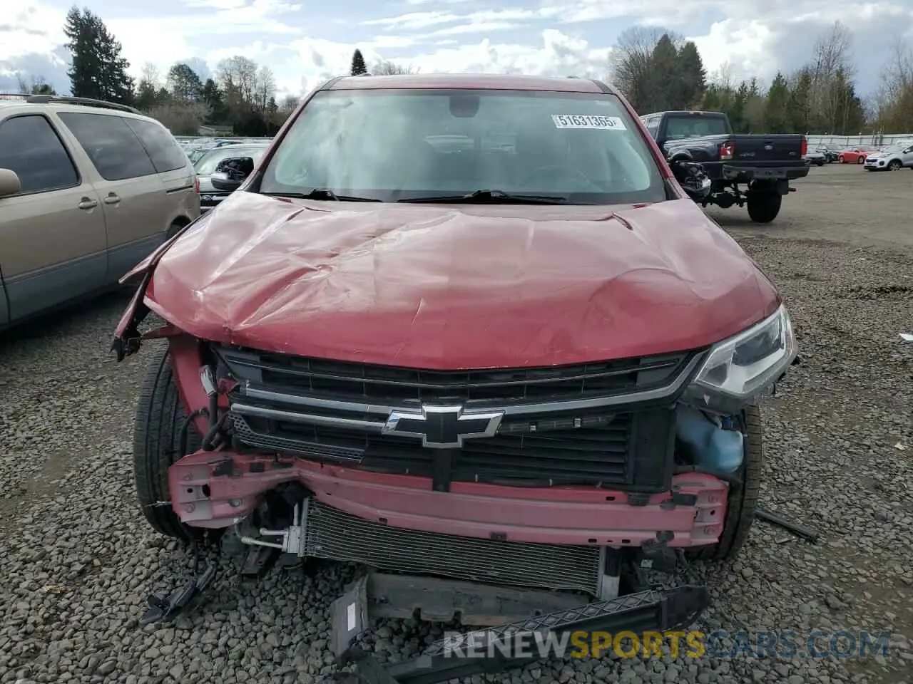 5 Photograph of a damaged car 1GNEVJKW4KJ127353 CHEVROLET TRAVERSE 2019