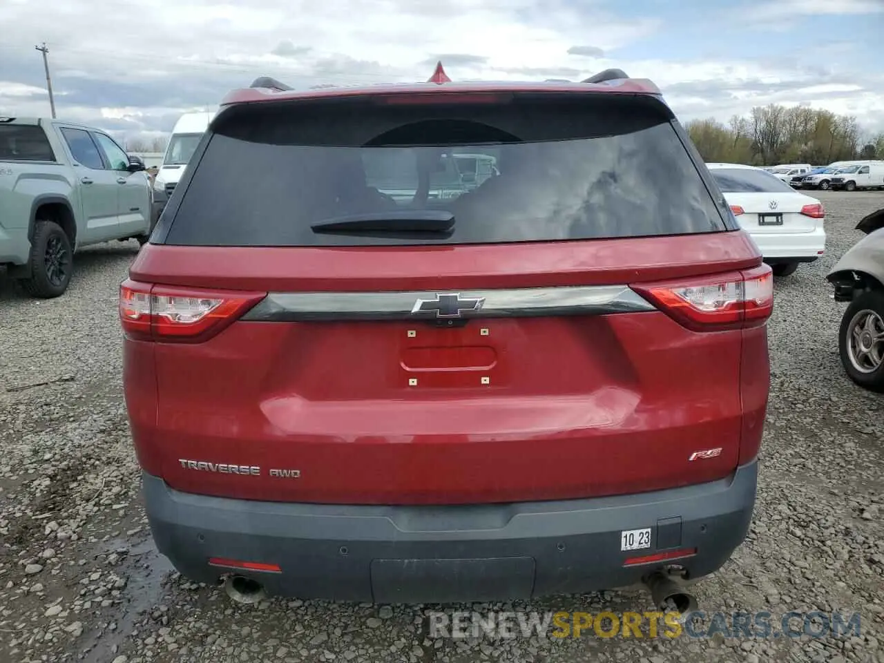 6 Photograph of a damaged car 1GNEVJKW4KJ127353 CHEVROLET TRAVERSE 2019