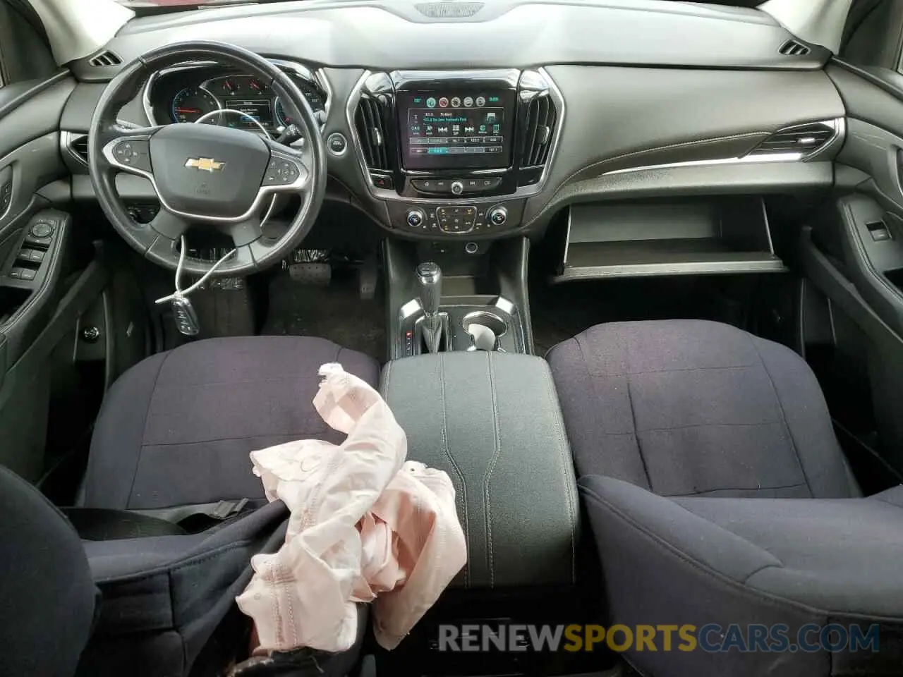 8 Photograph of a damaged car 1GNEVJKW4KJ127353 CHEVROLET TRAVERSE 2019