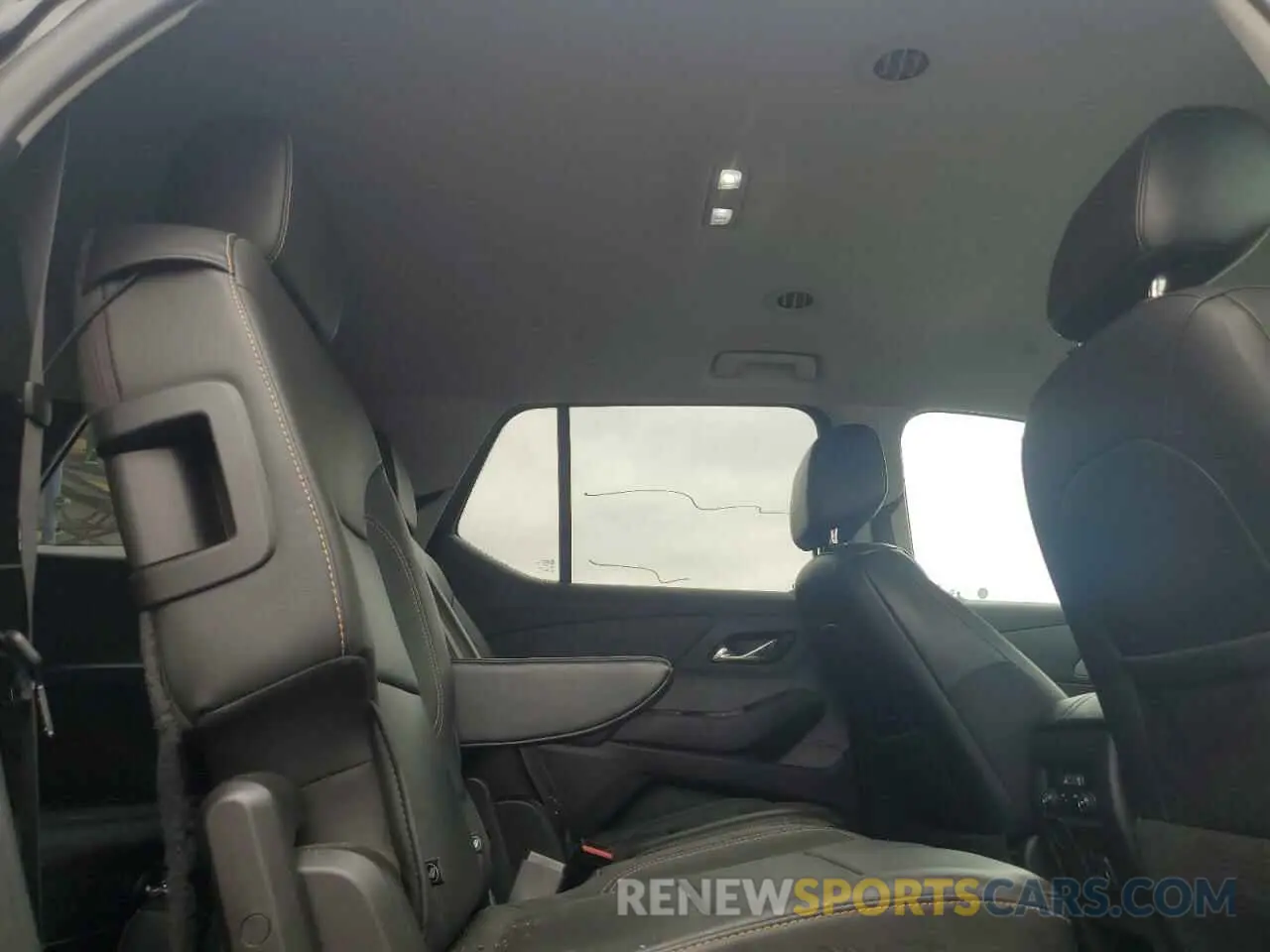 11 Photograph of a damaged car 1GNEVJKW9KJ195292 CHEVROLET TRAVERSE 2019
