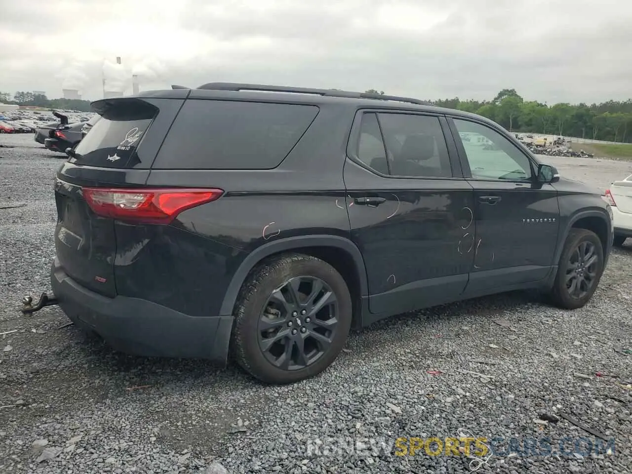 3 Photograph of a damaged car 1GNEVJKW9KJ195292 CHEVROLET TRAVERSE 2019