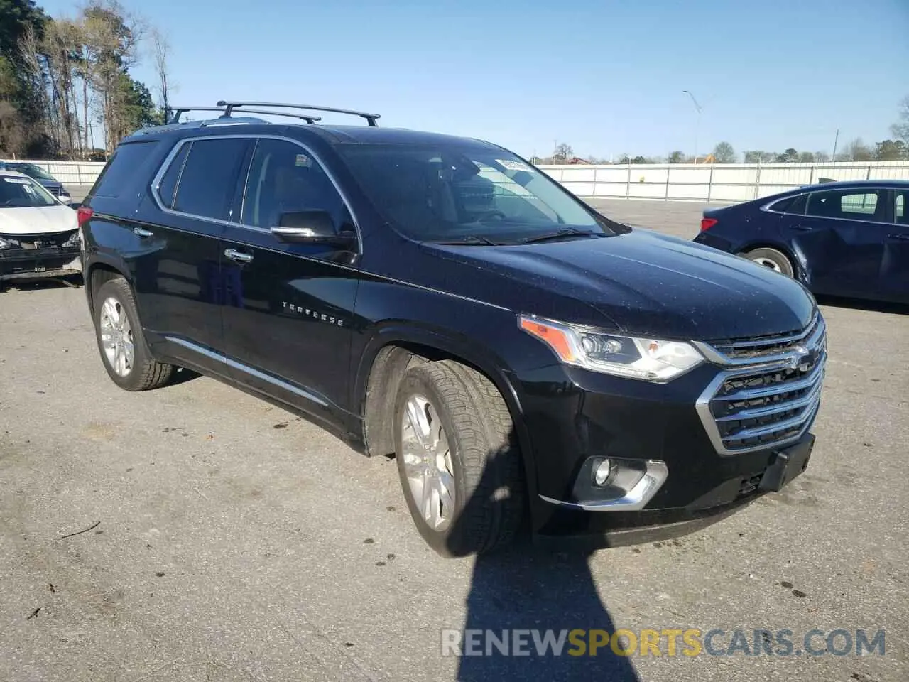 4 Photograph of a damaged car 1GNEVJKW9KJ201768 CHEVROLET TRAVERSE 2019