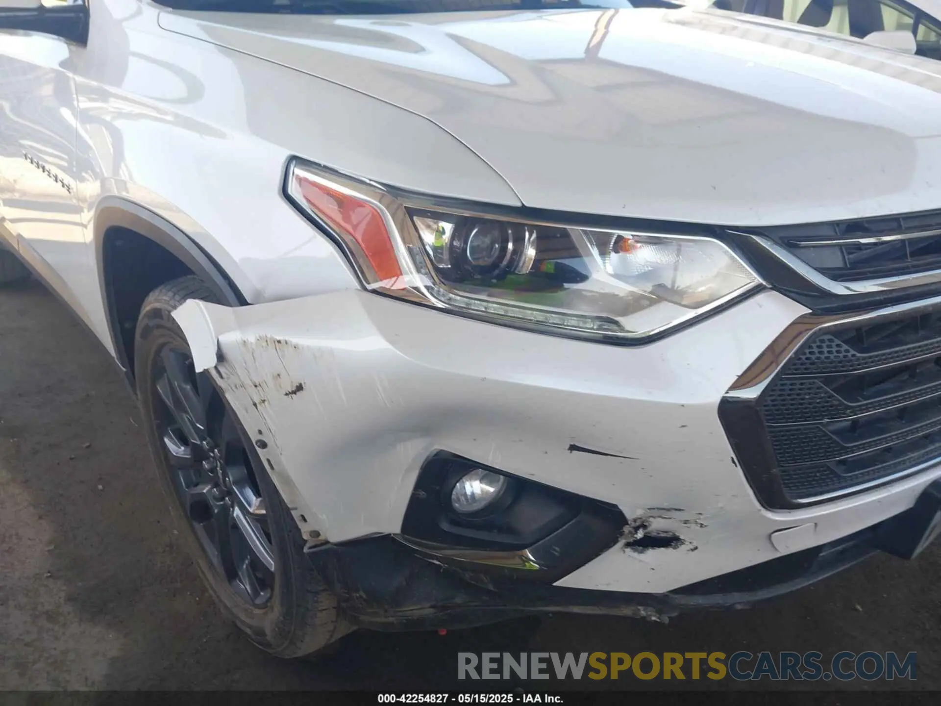 6 Photograph of a damaged car 1GNEVJKW9KJ238366 CHEVROLET TRAVERSE 2019