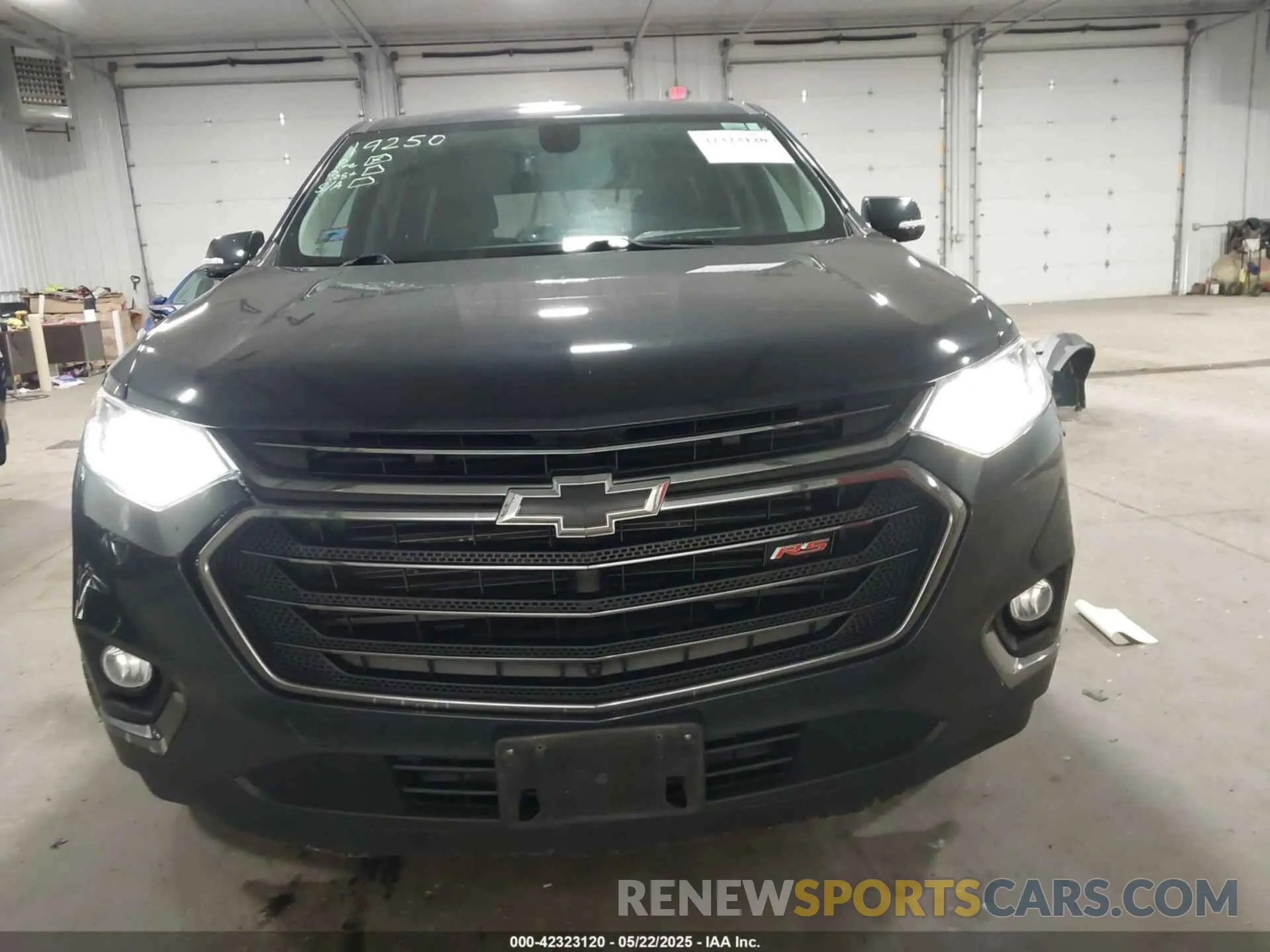 12 Photograph of a damaged car 1GNEVJKW9KJ276437 CHEVROLET TRAVERSE 2019