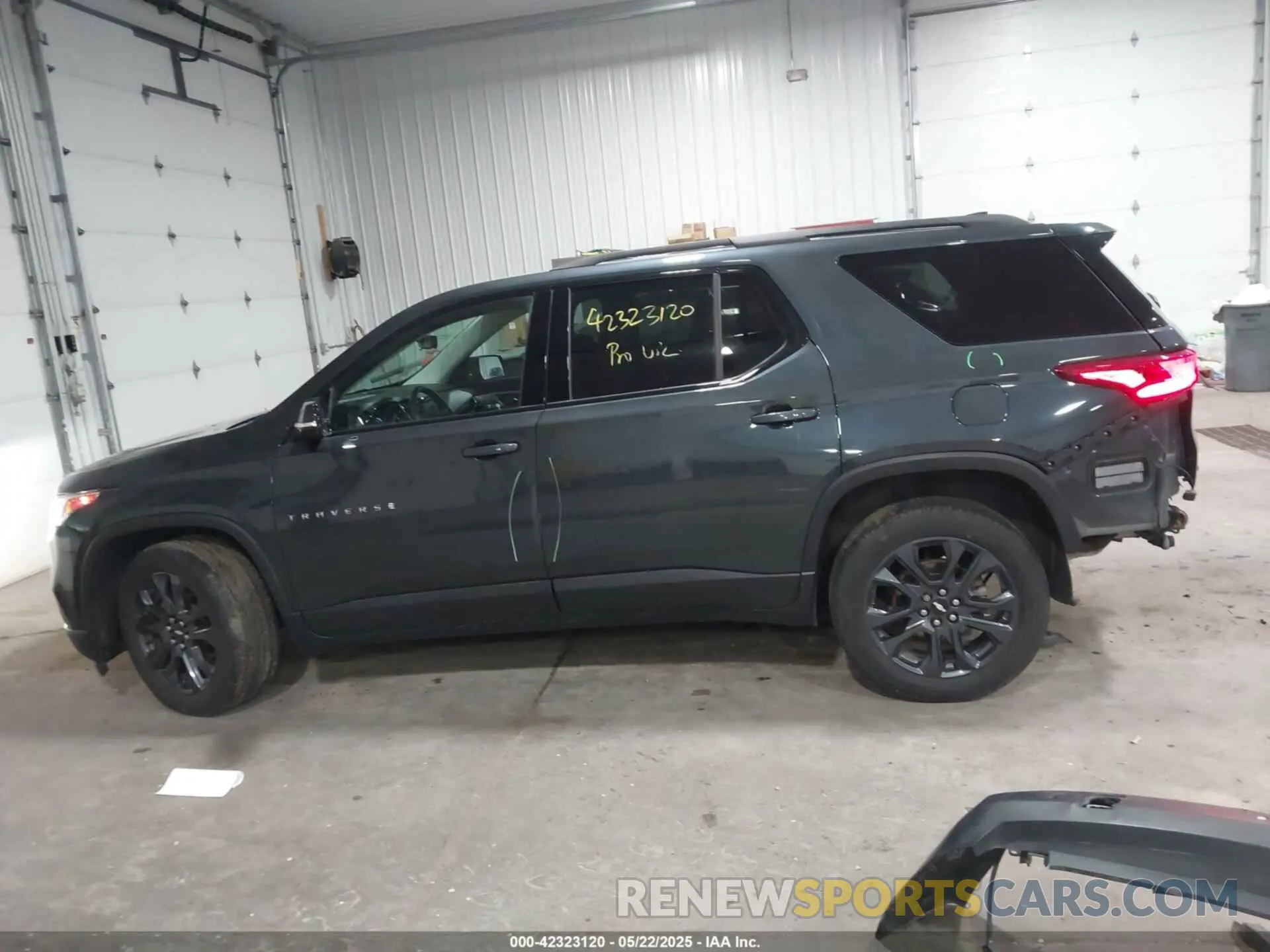 14 Photograph of a damaged car 1GNEVJKW9KJ276437 CHEVROLET TRAVERSE 2019