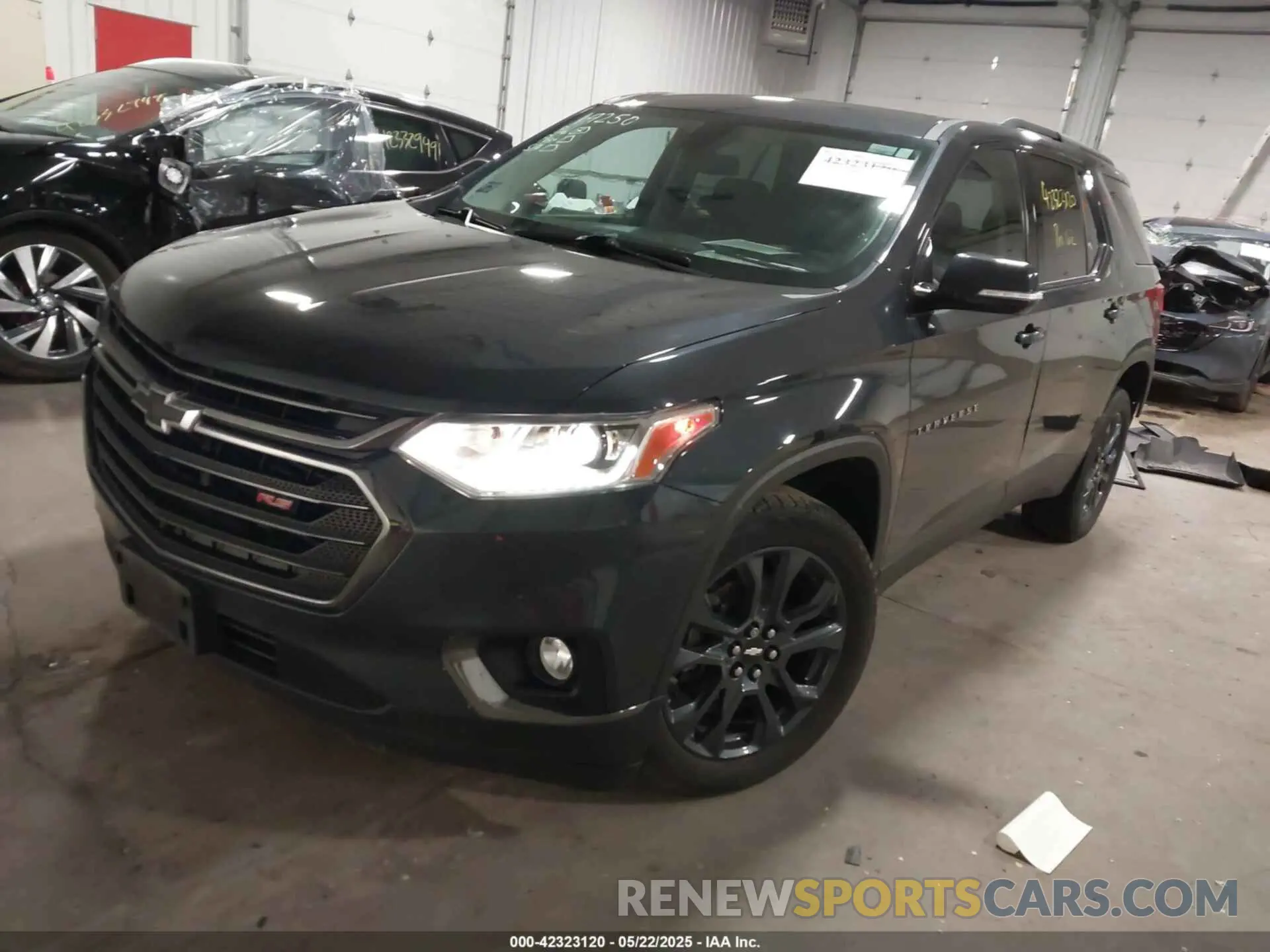 2 Photograph of a damaged car 1GNEVJKW9KJ276437 CHEVROLET TRAVERSE 2019