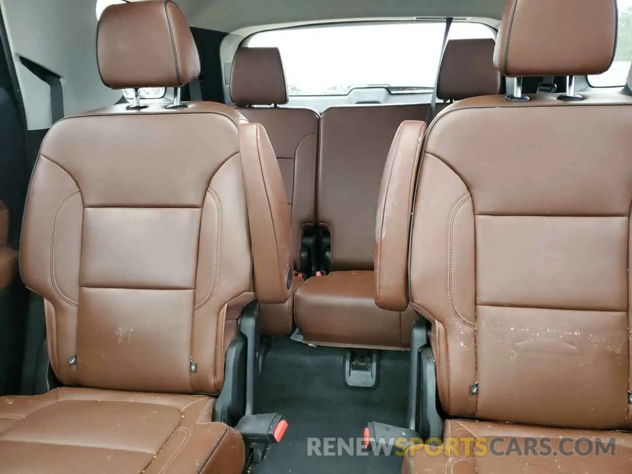 10 Photograph of a damaged car 1GNEVJKWXKJ224024 CHEVROLET TRAVERSE 2019