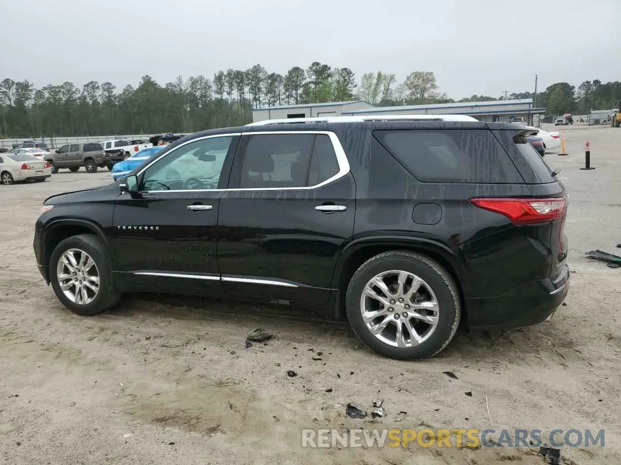 2 Photograph of a damaged car 1GNEVJKWXKJ224024 CHEVROLET TRAVERSE 2019
