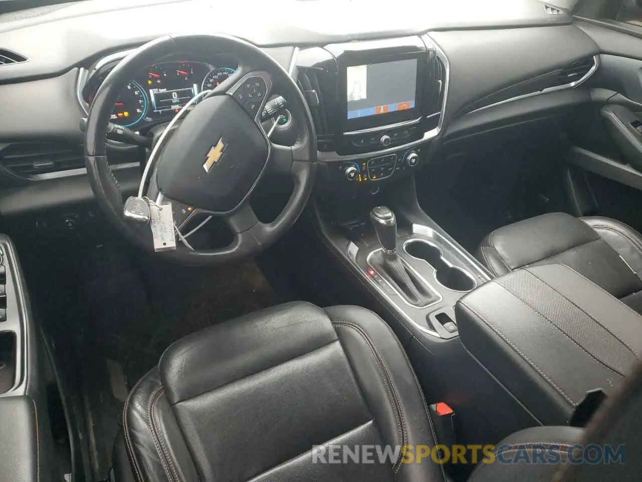8 Photograph of a damaged car 1GNEVKKW0KJ262478 CHEVROLET TRAVERSE 2019
