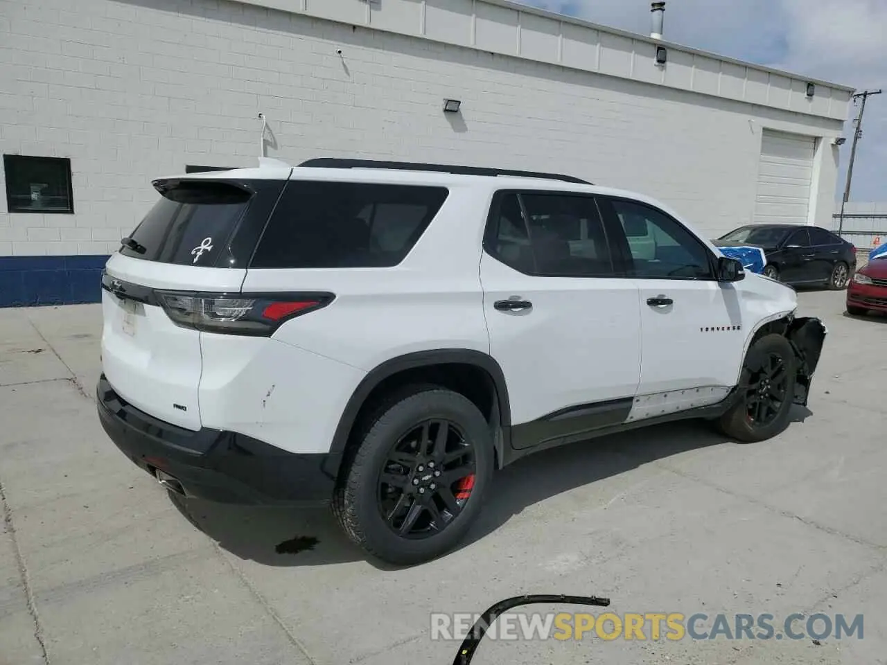 3 Photograph of a damaged car 1GNEVKKW1KJ106739 CHEVROLET TRAVERSE 2019